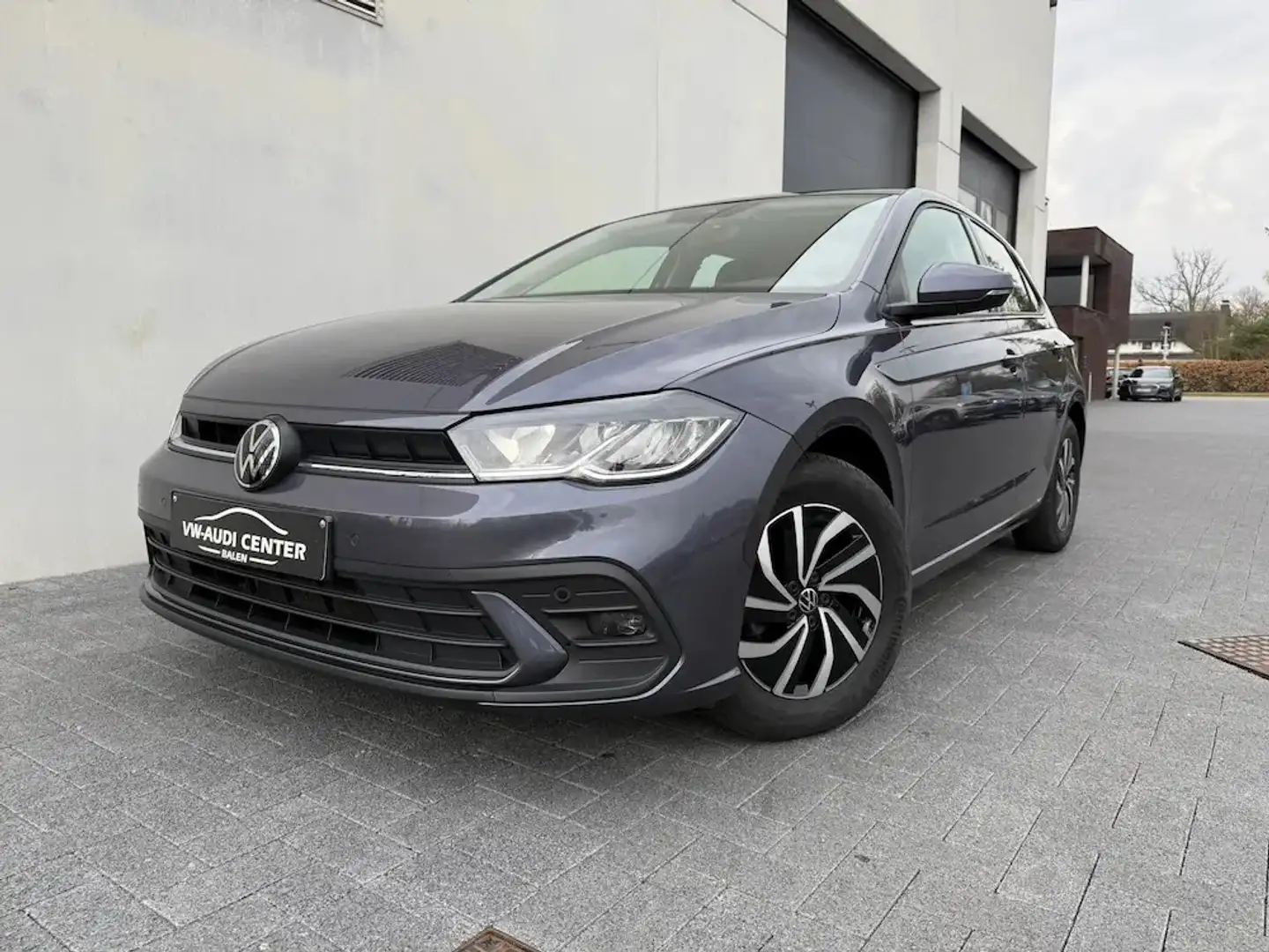 Volkswagen Polo 1.0TSI 95PK LIFE DSG Gris - 1