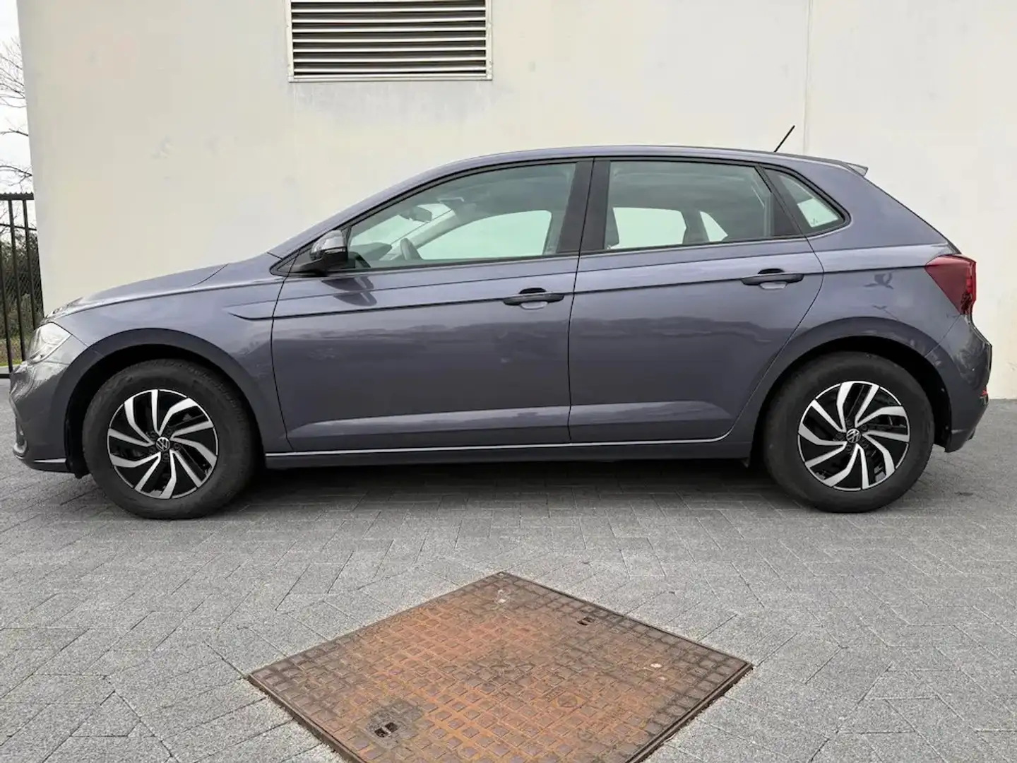 Volkswagen Polo 1.0TSI 95PK LIFE DSG Gris - 2