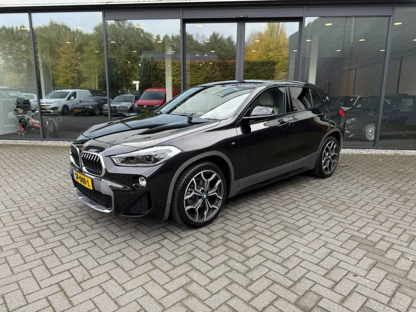 BMW X2 sDrive18i M-Sport,HUD,LED,Leer,Camera,NaviPro,Deal Noir - 1
