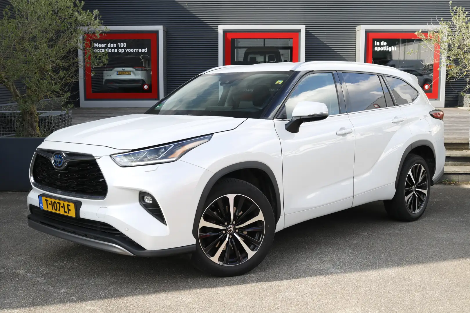 Toyota Highlander 2.5 AWD Hybrid Premium | Trekhaak | memory seats | Fehér - 1