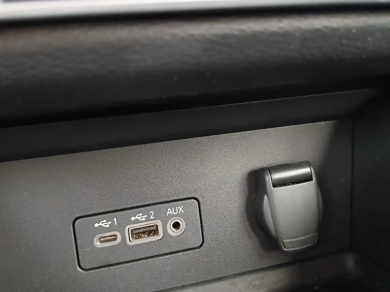Nissan Sentra снимка Nissan Sentra