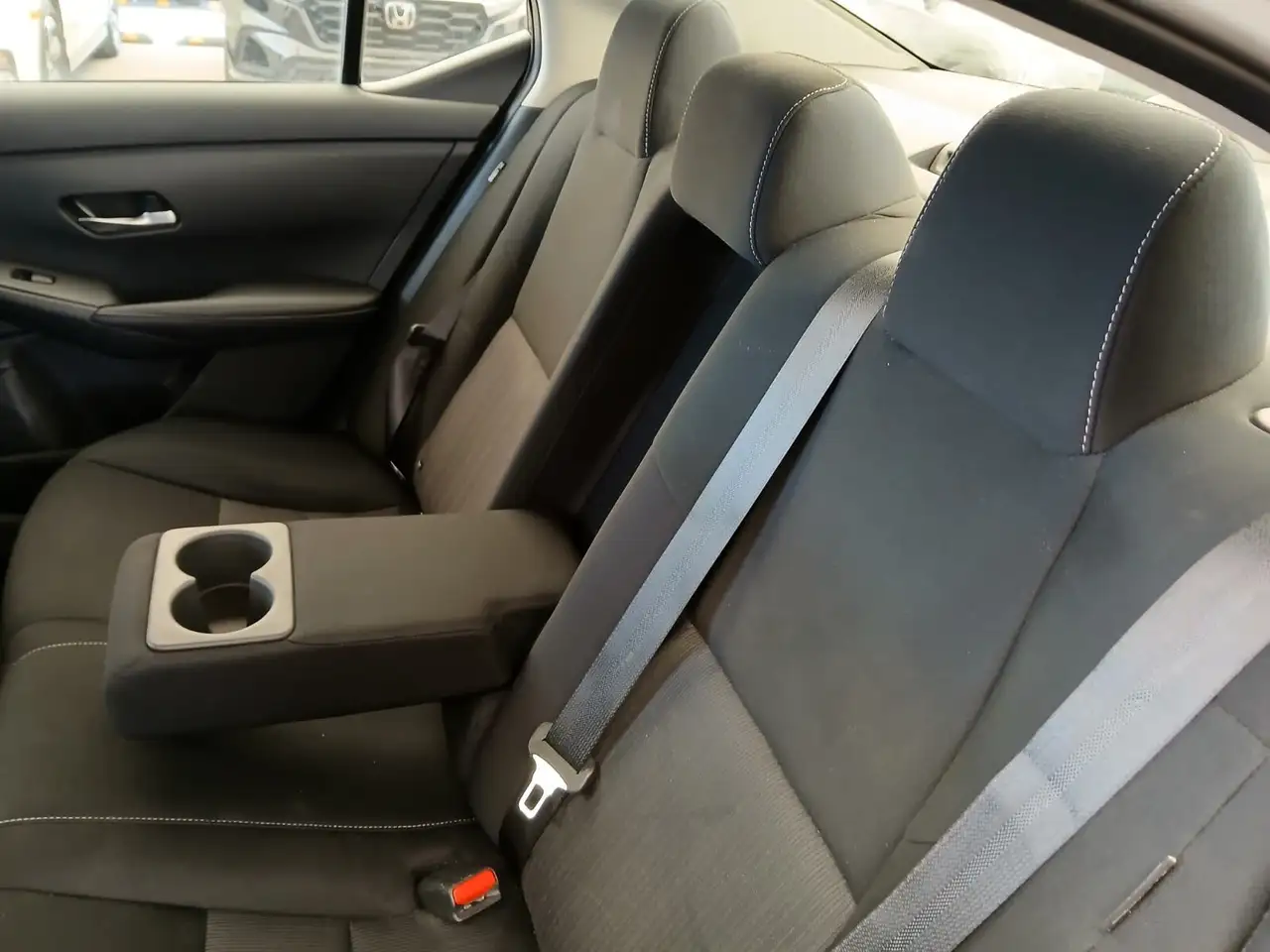 Nissan Sentra снимка Nissan Sentra