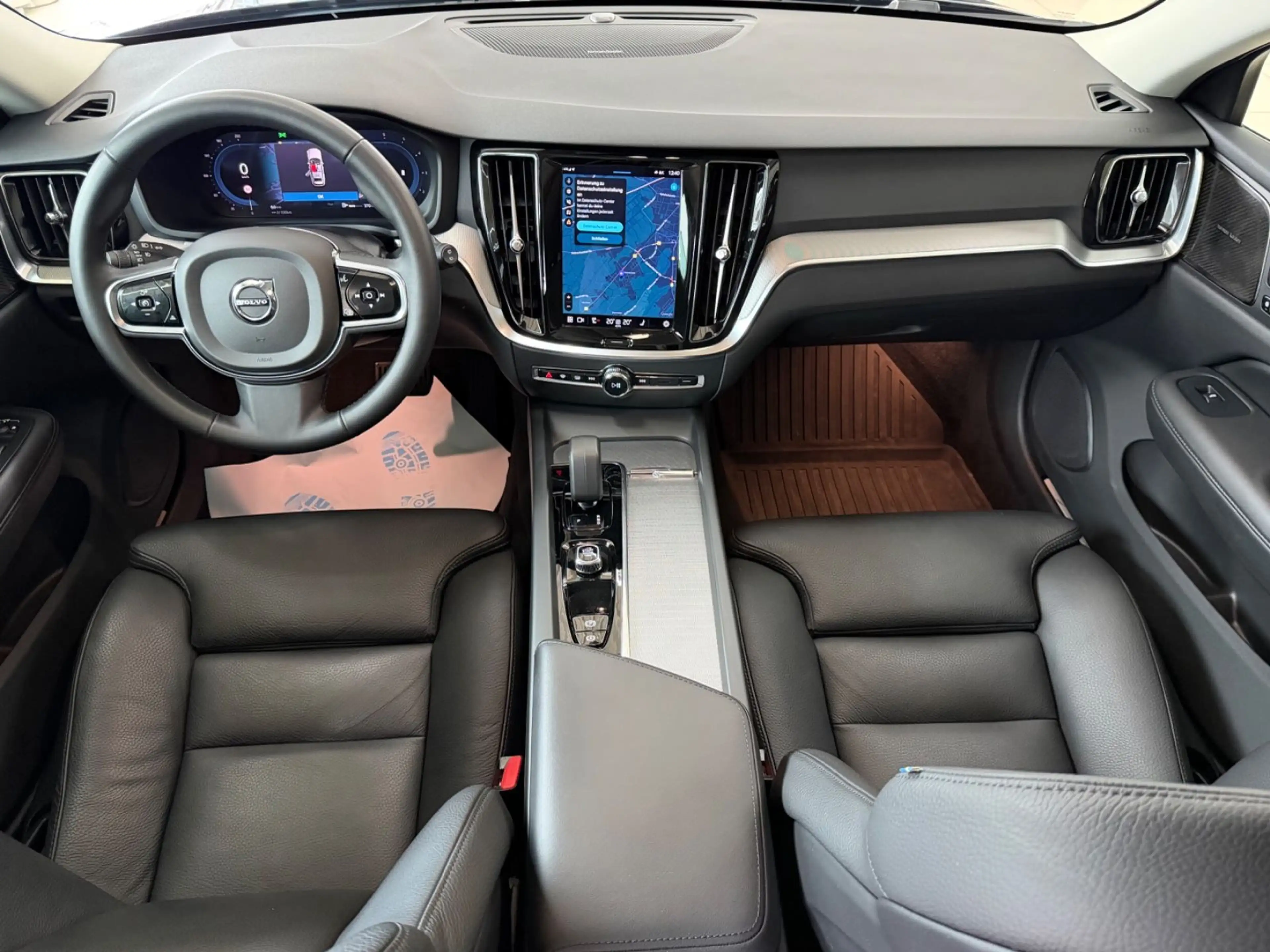 Volvo V60 Kombi Plus Dark Kam ACC Leder H&K AHK — photo 12