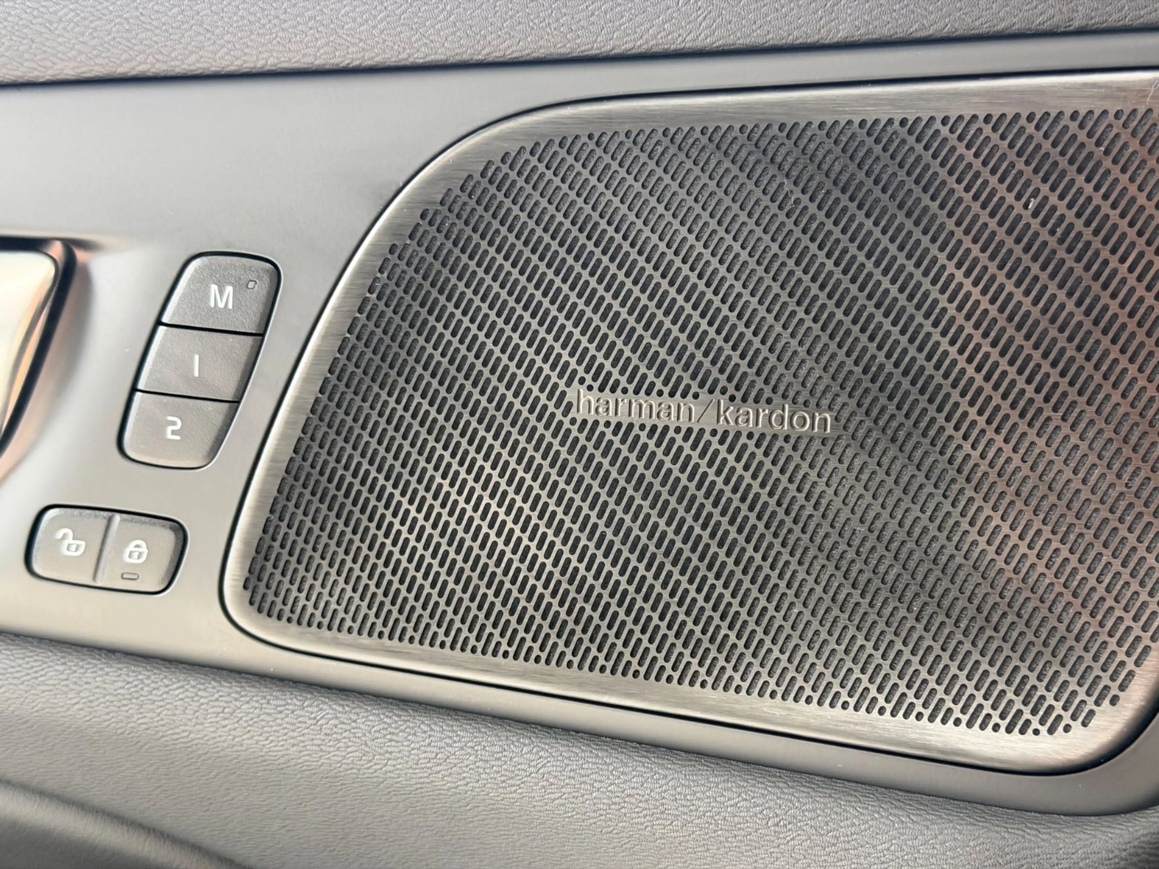 Volvo V60 Kombi Plus Dark Kam ACC Leder H&K AHK — photo 19
