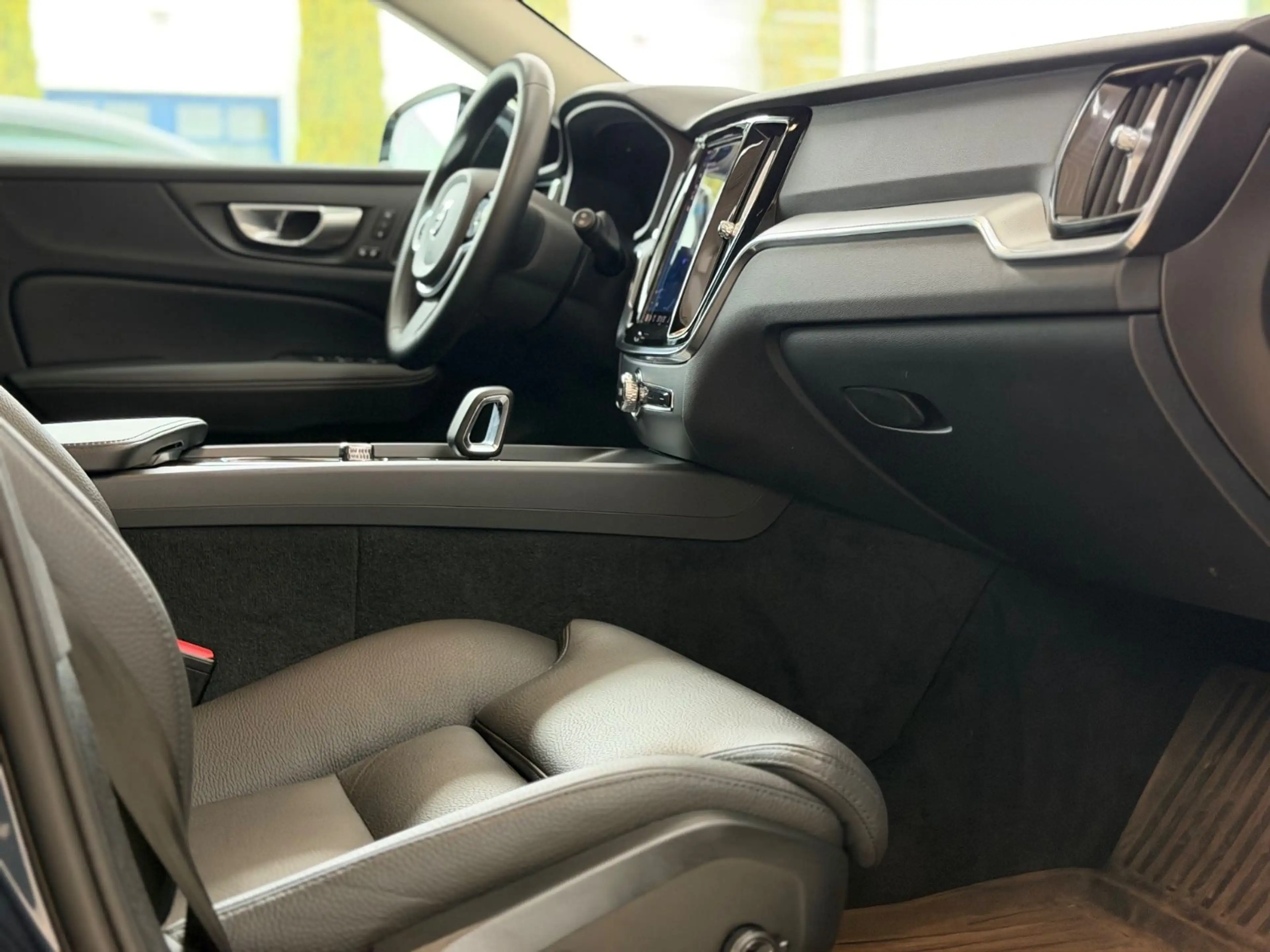 Volvo V60 Kombi Plus Dark Kam ACC Leder H&K AHK — photo 13