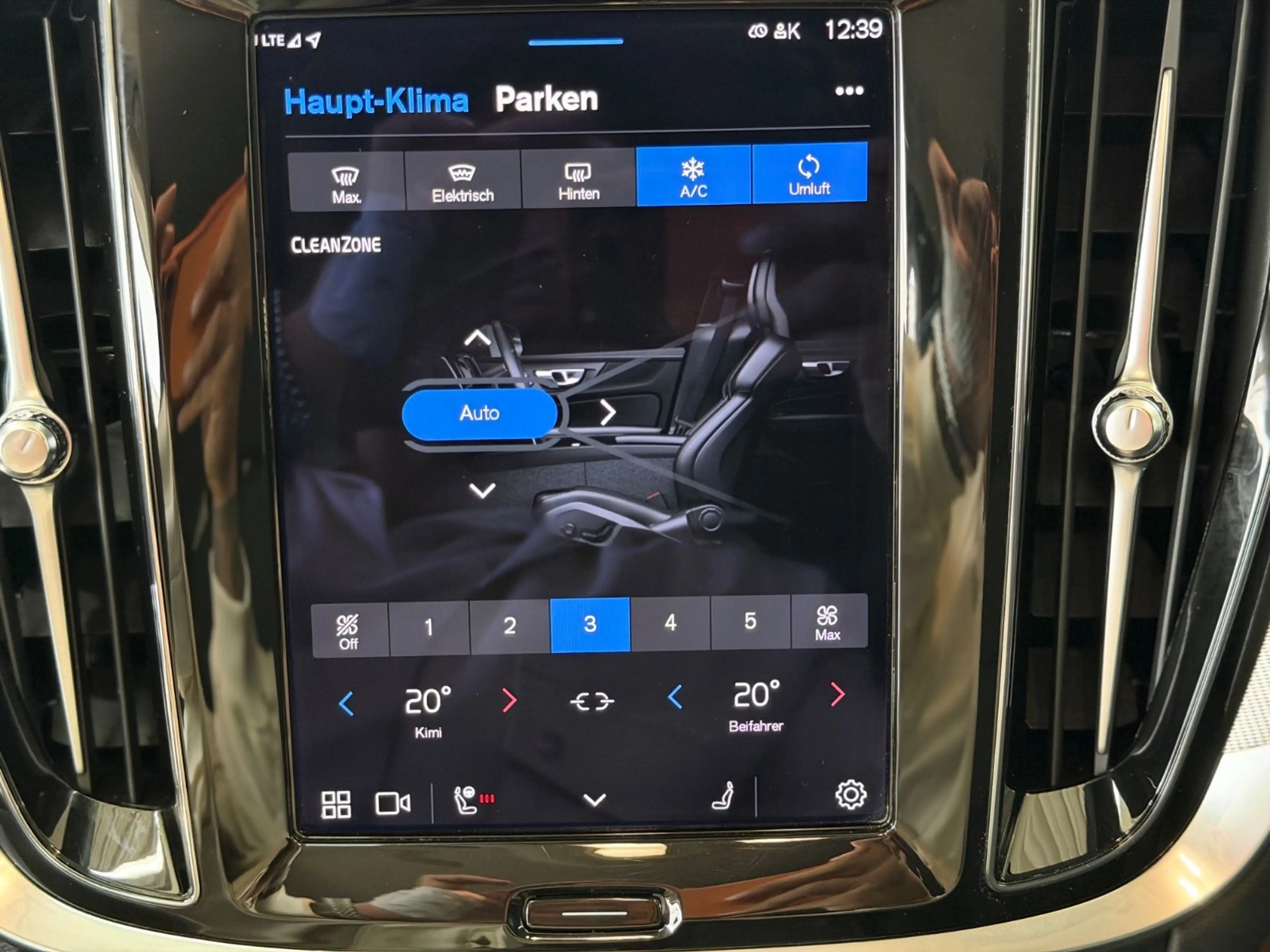 Volvo V60 Kombi Plus Dark Kam ACC Leder H&K AHK — photo 17