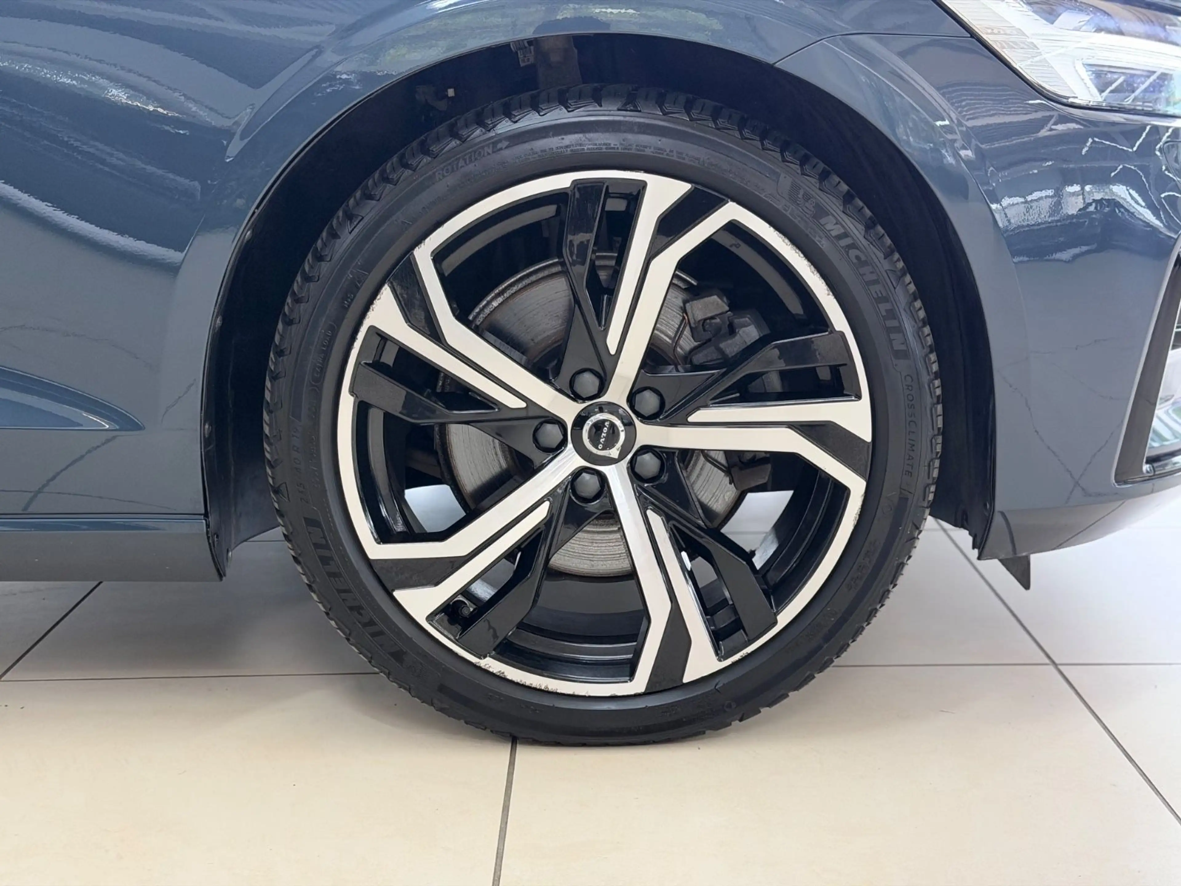 Volvo V60 Kombi Plus Dark Kam ACC Leder H&K AHK — photo 5