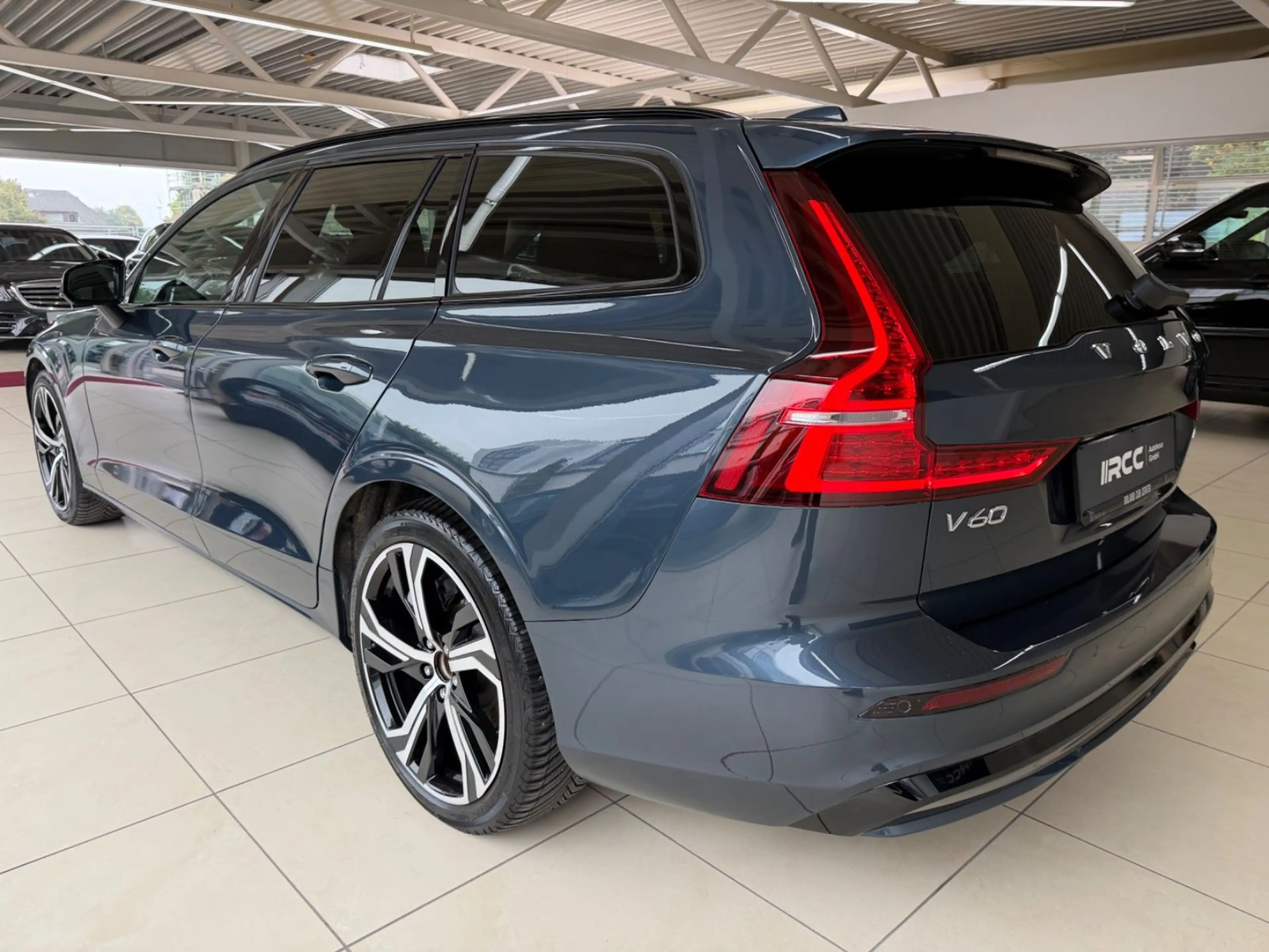 Volvo V60 Kombi Plus Dark Kam ACC Leder H&K AHK — photo 8