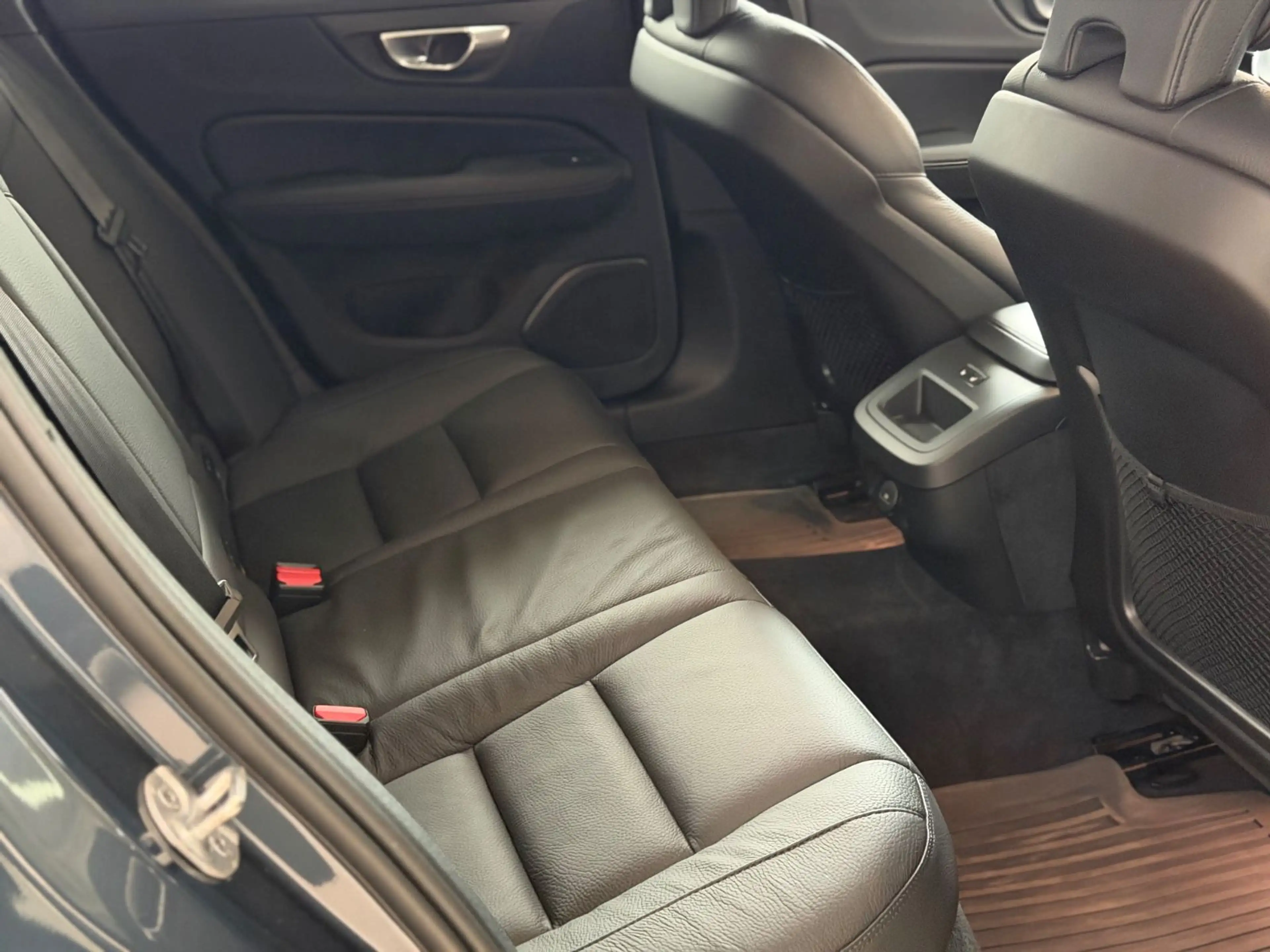 Volvo V60 Kombi Plus Dark Kam ACC Leder H&K AHK — photo 15
