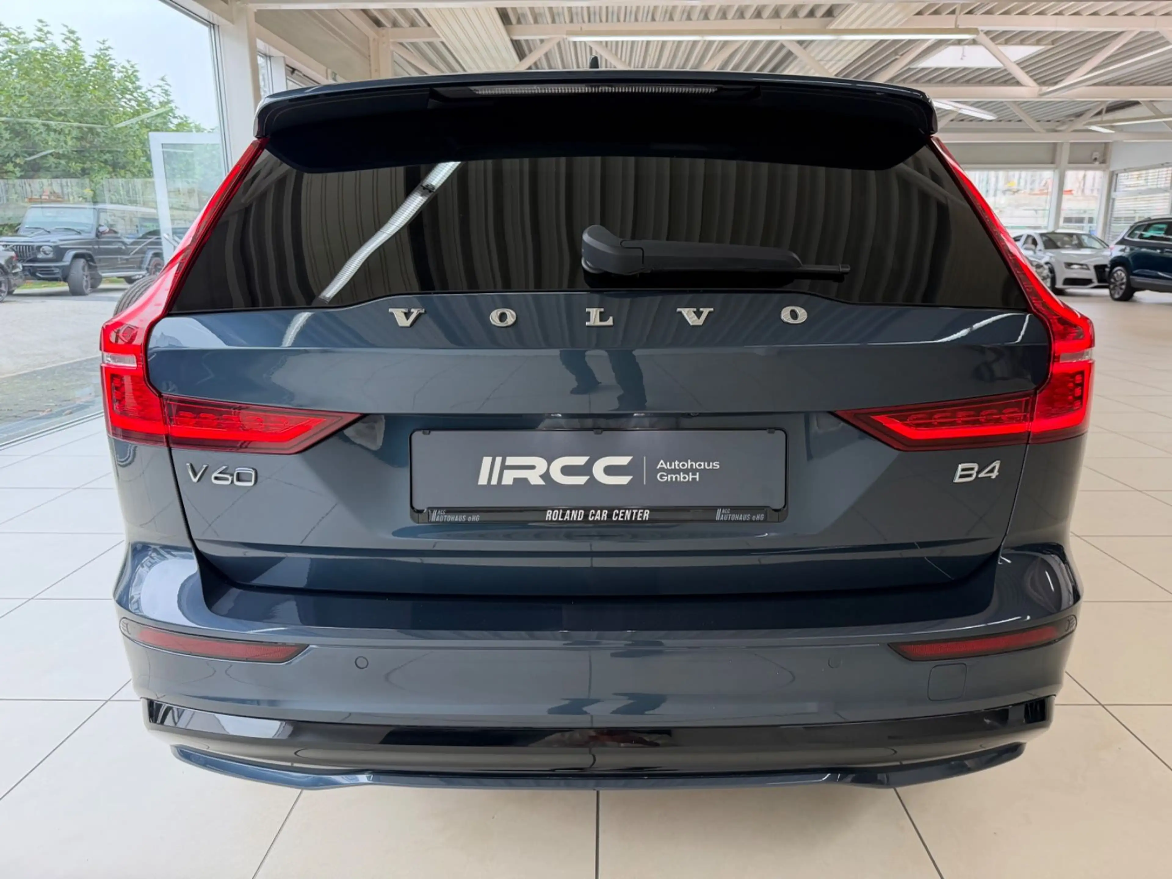 Volvo V60 Kombi Plus Dark Kam ACC Leder H&K AHK — photo 7