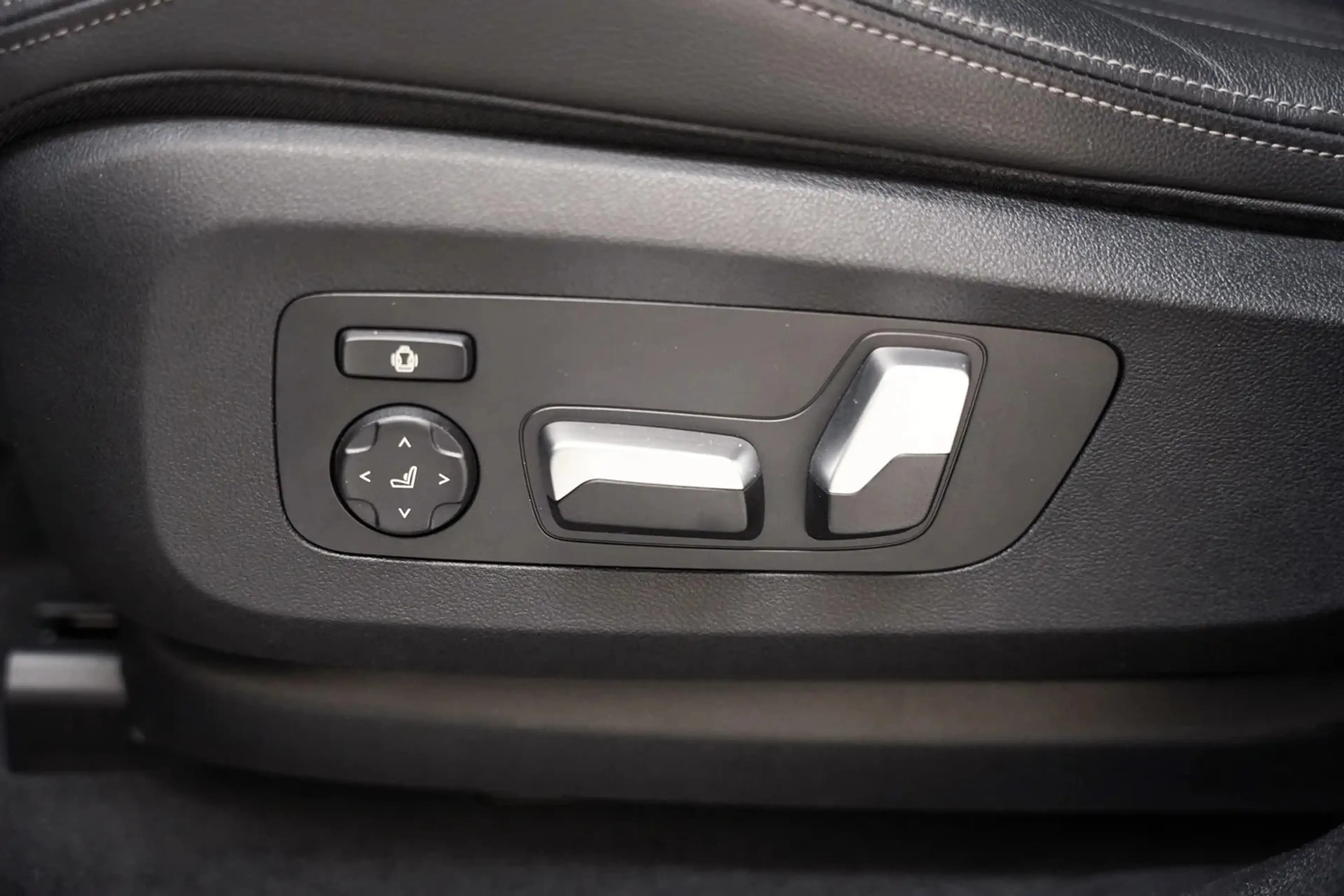 BMW X6 M50i High Executive [ Pano ACC Laserlicht H/K Carb — photo 15