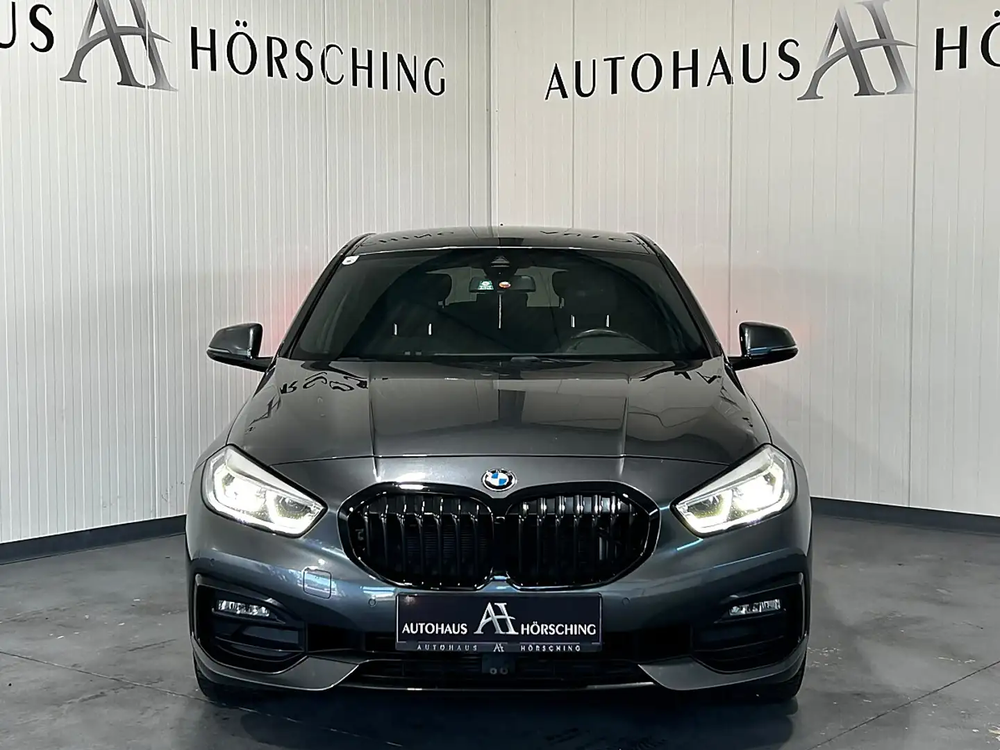 BMW 118 d Aut. //Sport Line//HEAD-UP//AMBIENTE//DIGITAL... Grau - 2