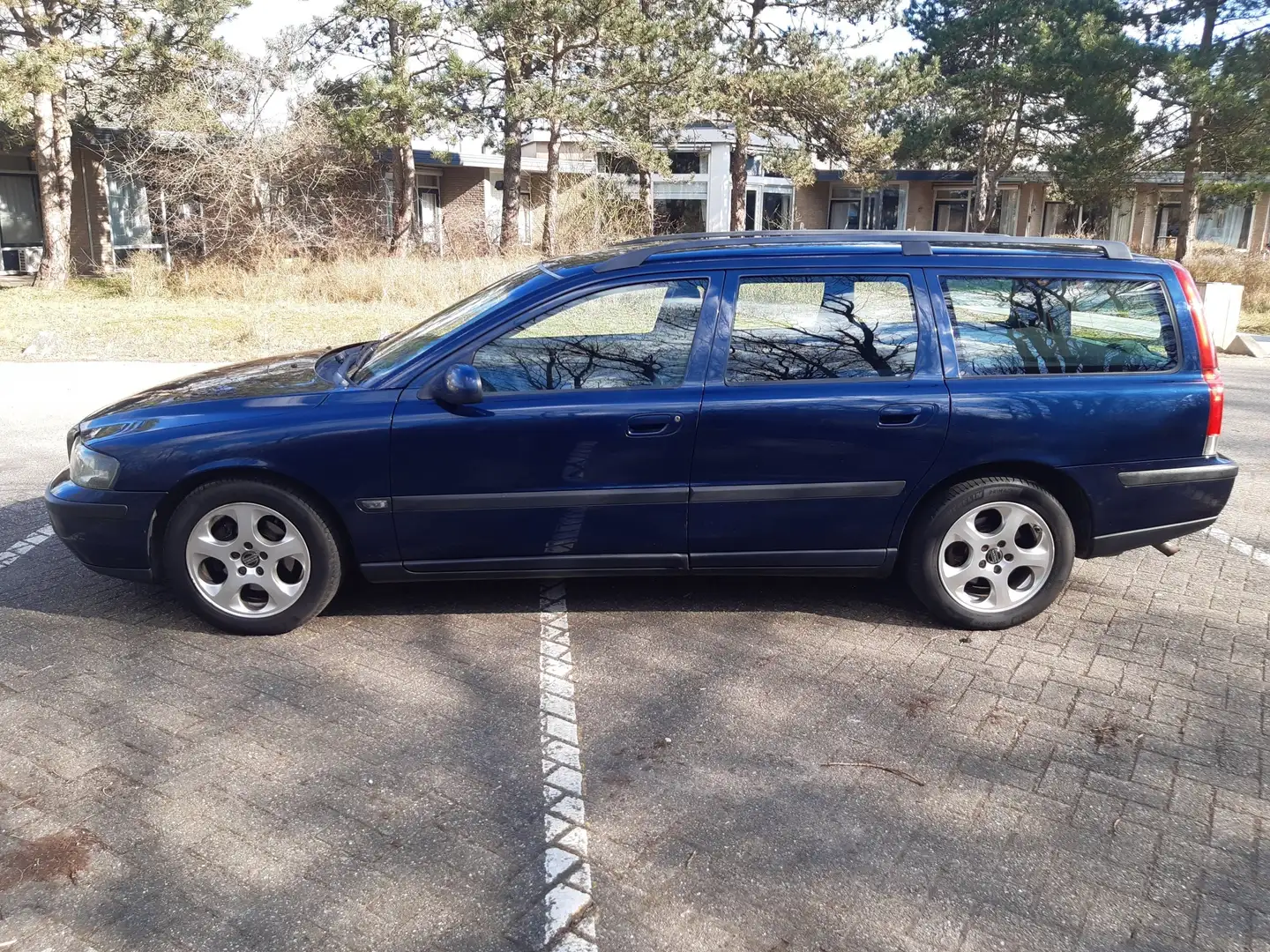 Volvo V70 V70 2.4 Comfort Line Blauw - 2