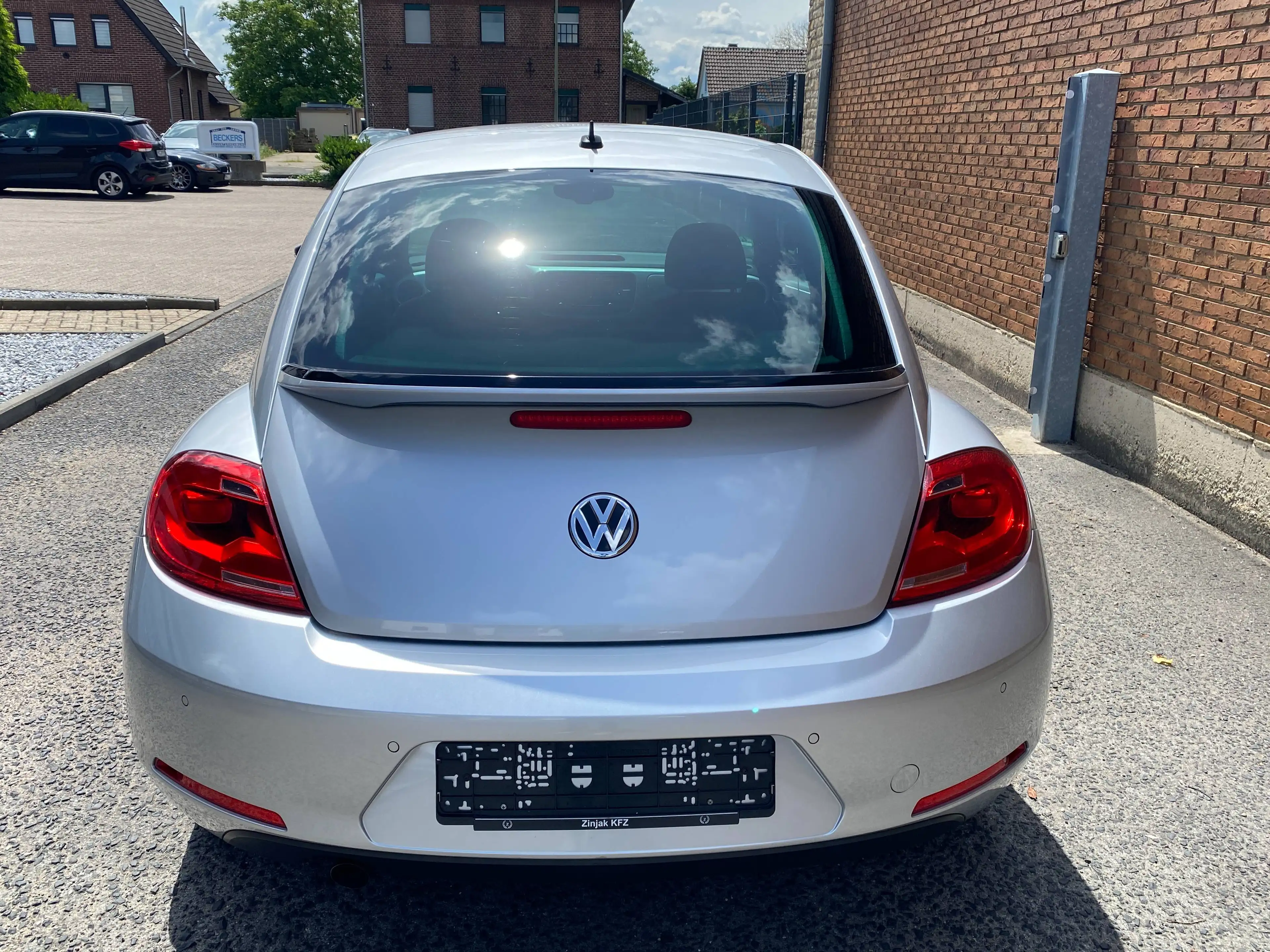 Volkswagen Beetle The Beetle 1.6 TDI DPF CUP Klimaaut*OPS*SchckHft*Insp/HU Neu — photo 5