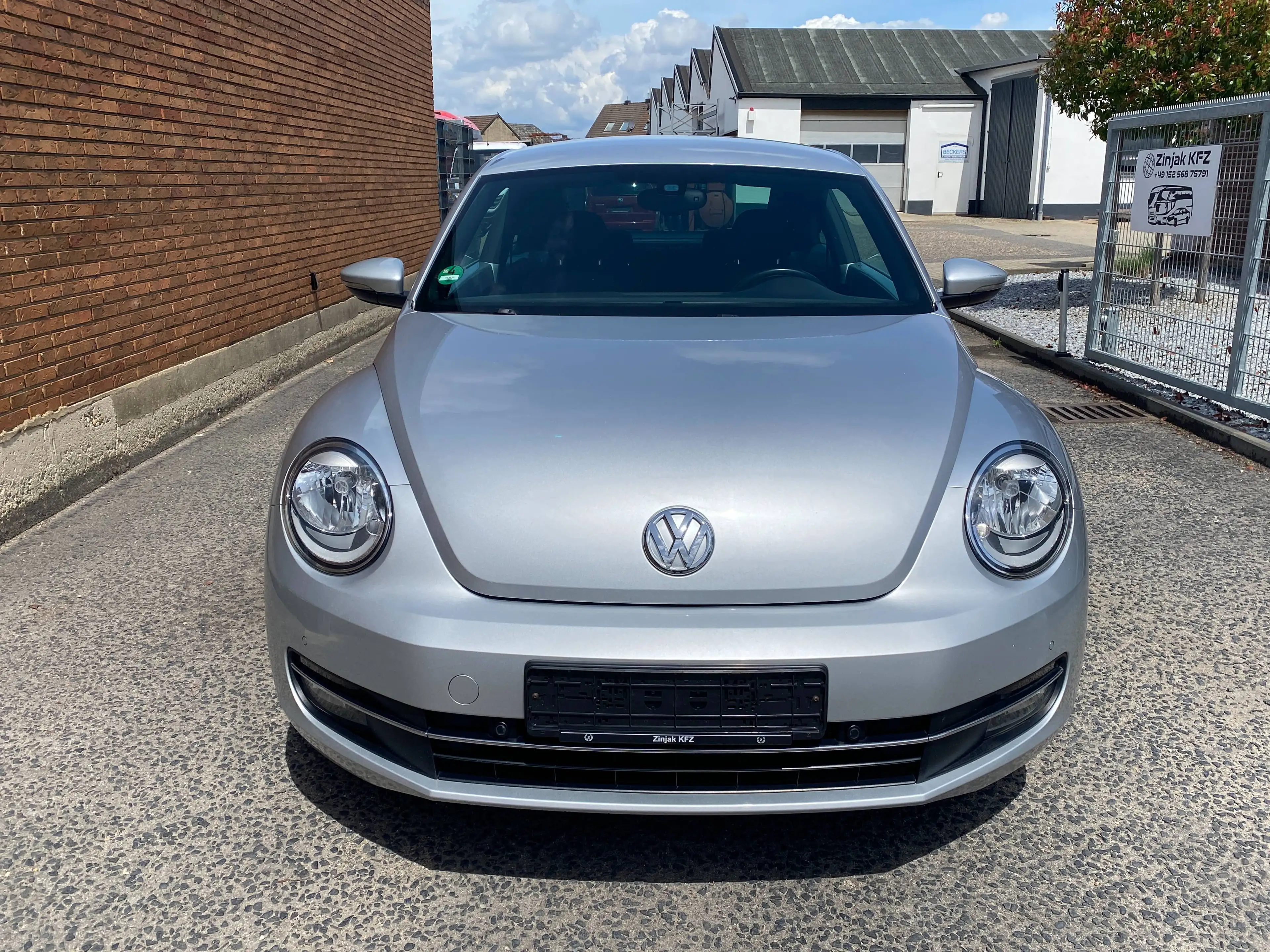 Volkswagen Beetle The Beetle 1.6 TDI DPF CUP Klimaaut*OPS*SchckHft*Insp/HU Neu — photo 2