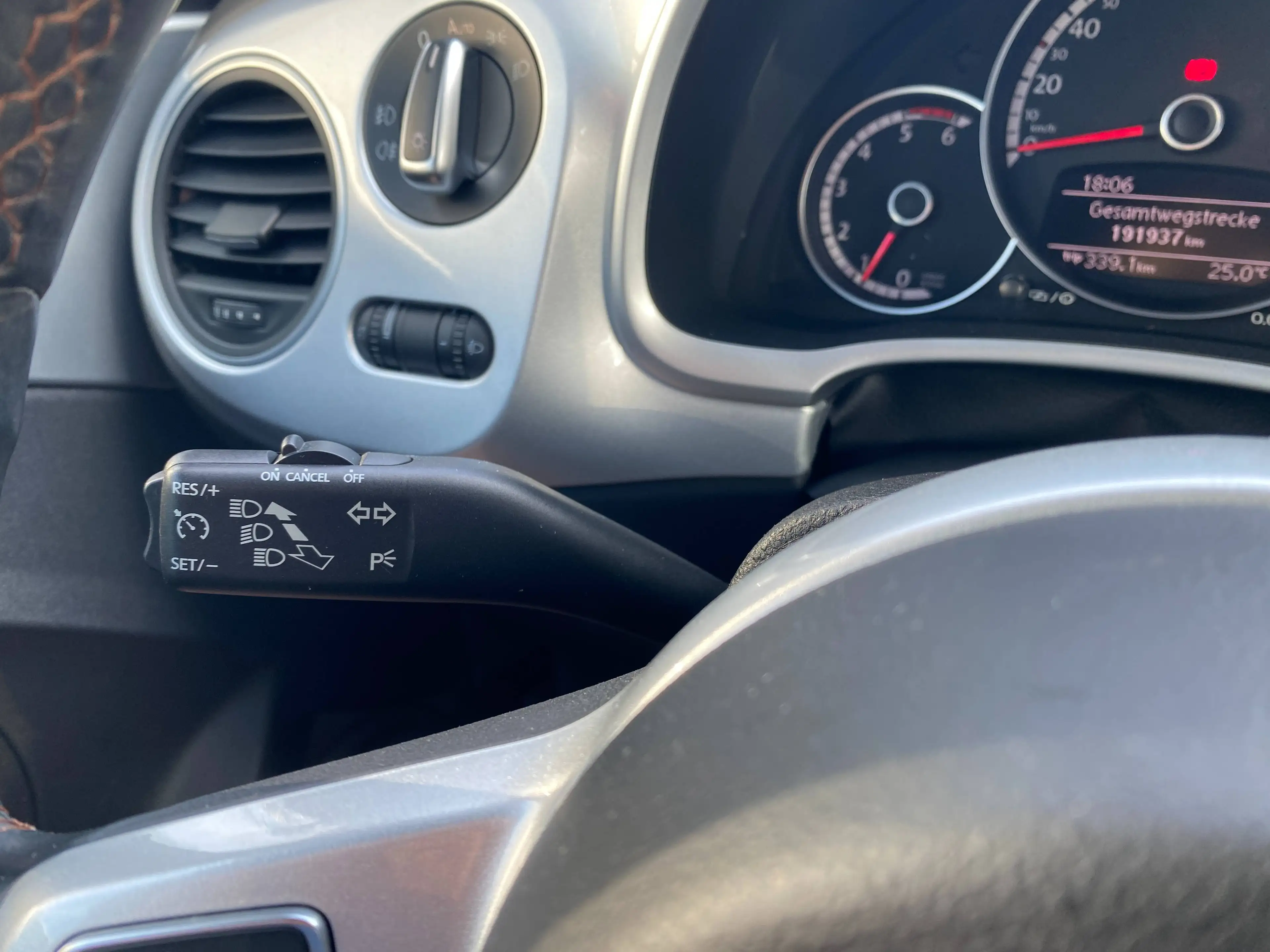Volkswagen Beetle The Beetle 1.6 TDI DPF CUP Klimaaut*OPS*SchckHft*Insp/HU Neu — photo 10