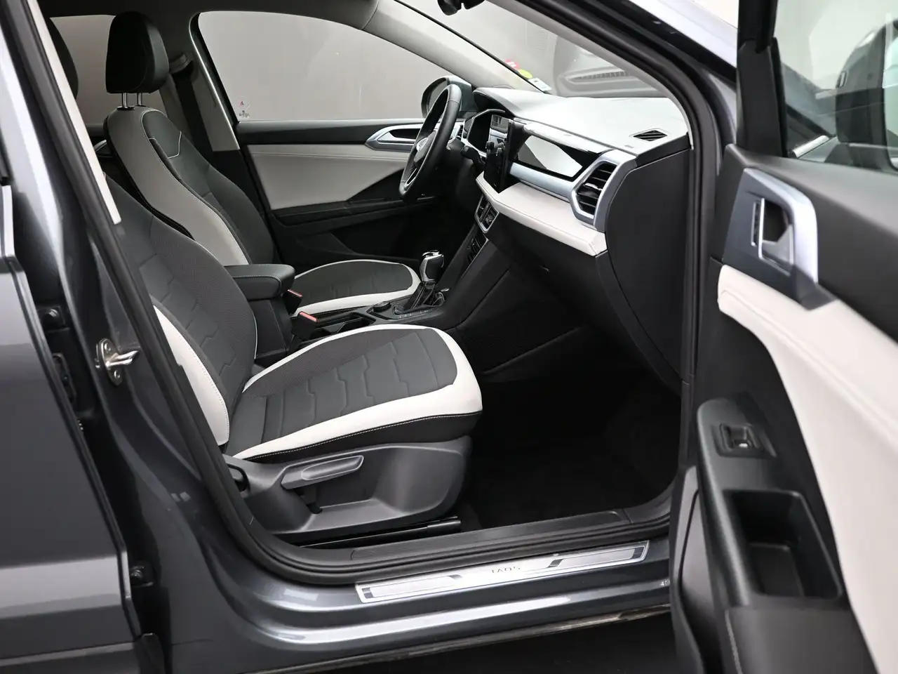 Volkswagen Taos снимка Volkswagen Taos