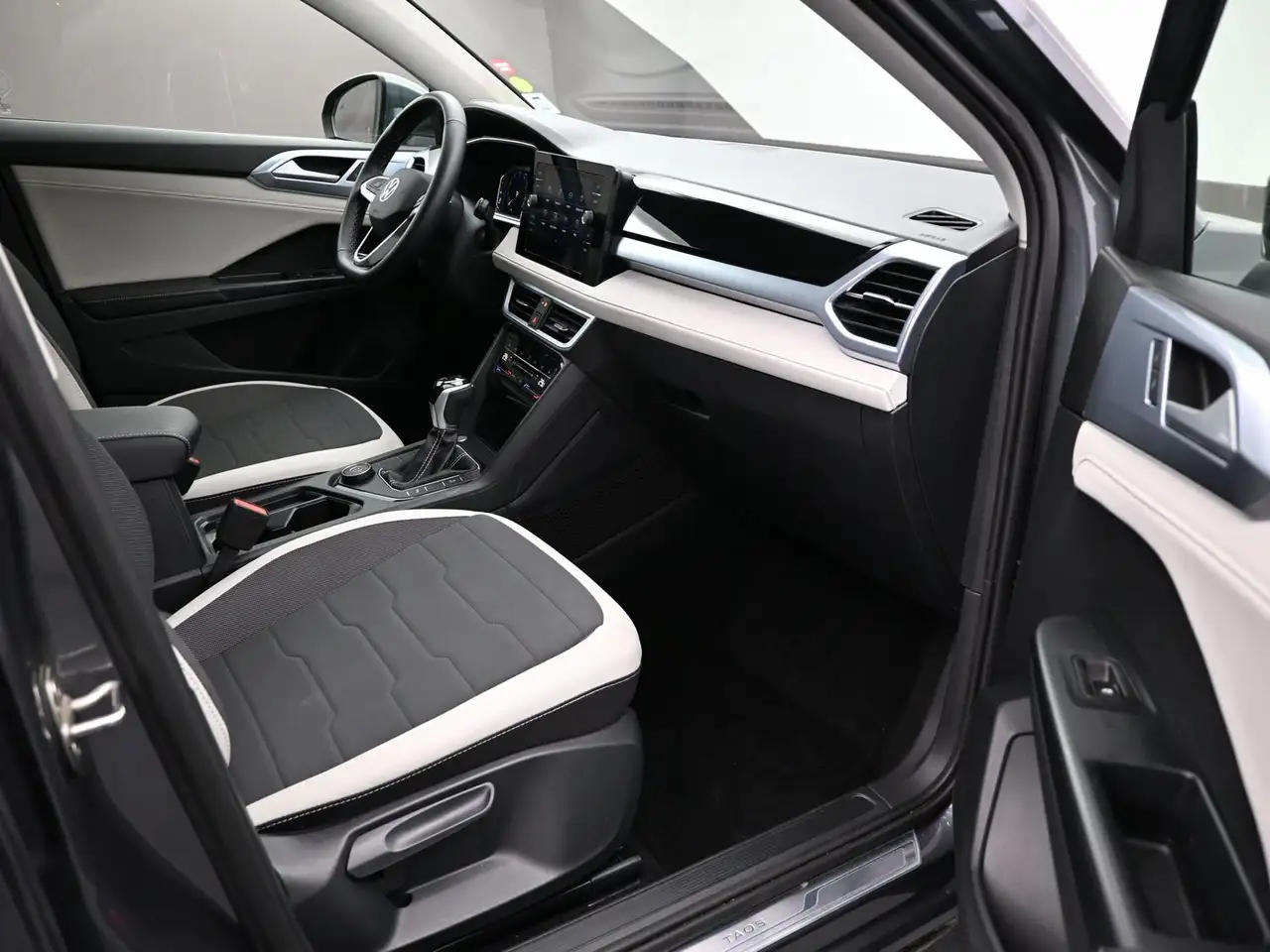 Volkswagen Taos снимка Volkswagen Taos