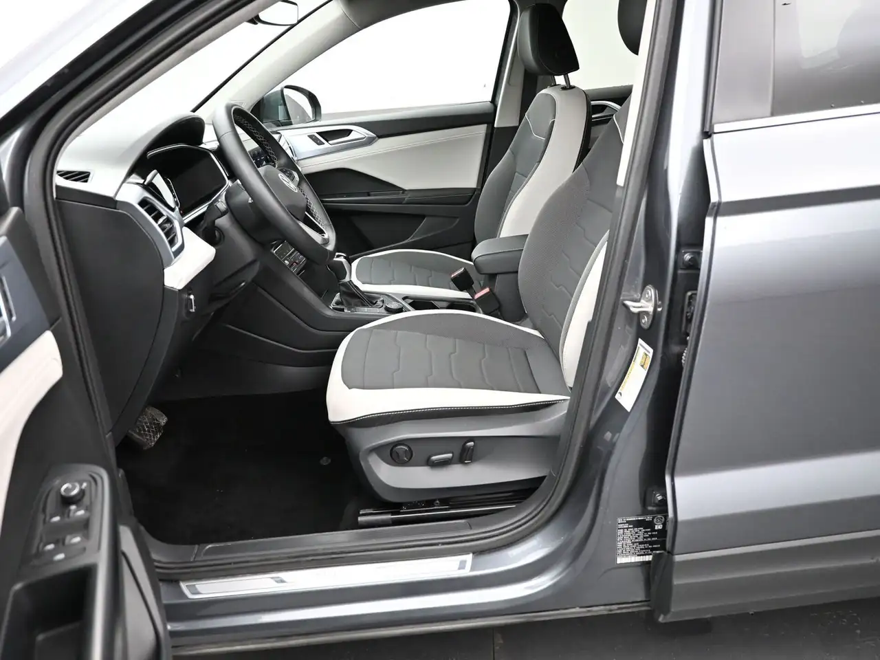 Volkswagen Taos снимка Volkswagen Taos
