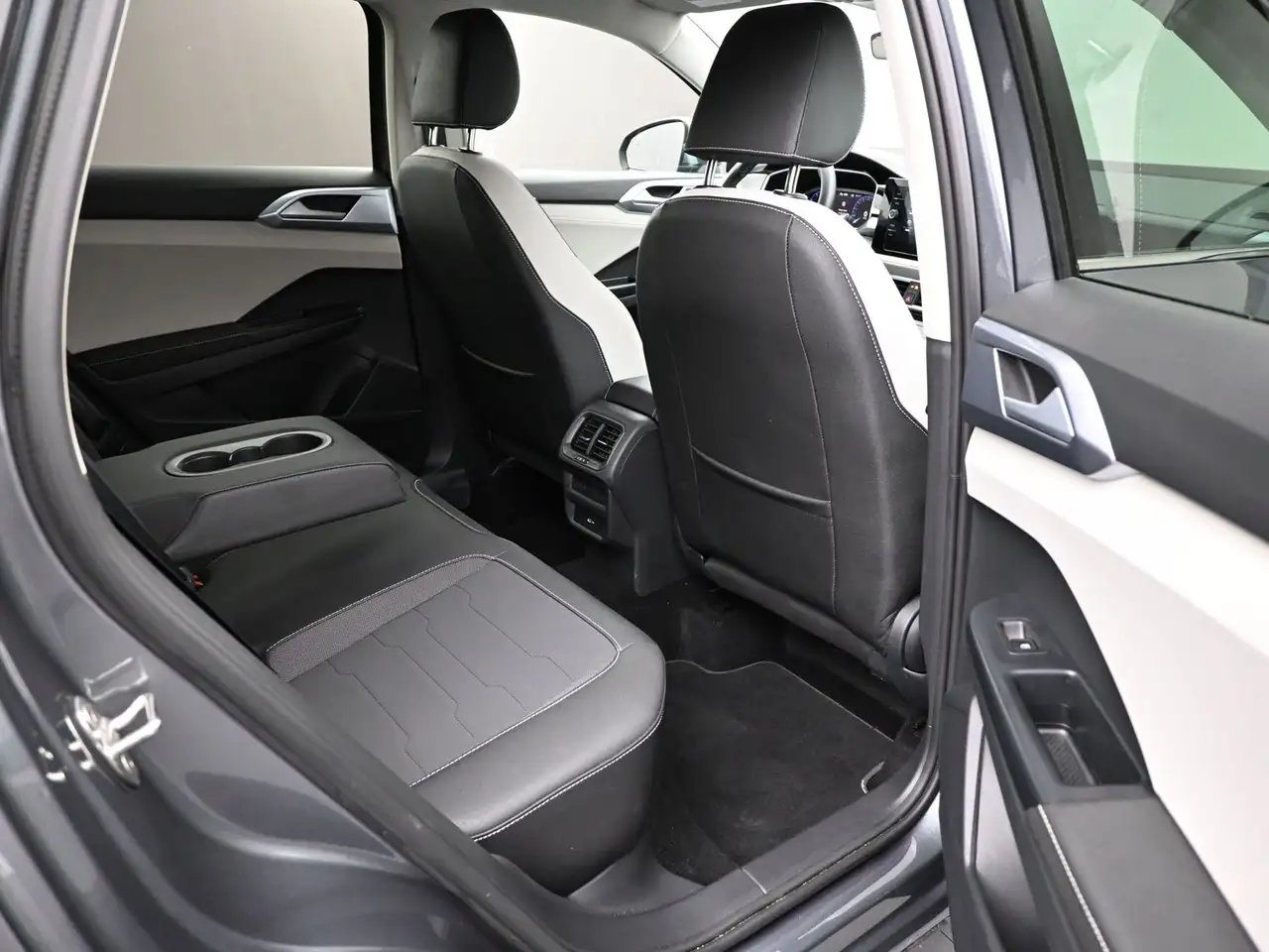 Volkswagen Taos снимка Volkswagen Taos