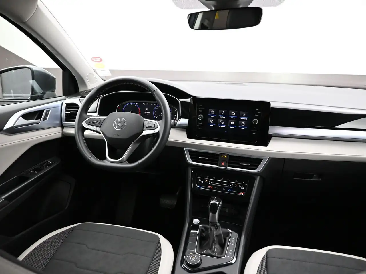 Volkswagen Taos снимка Volkswagen Taos