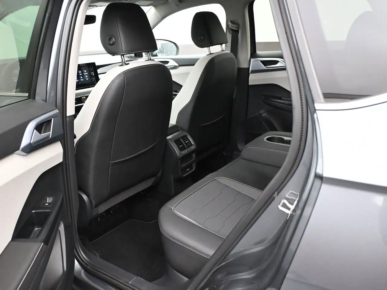 Volkswagen Taos снимка Volkswagen Taos