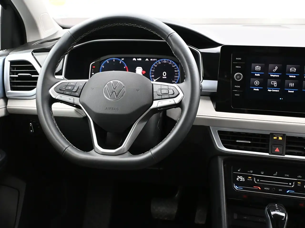 Volkswagen Taos снимка Volkswagen Taos