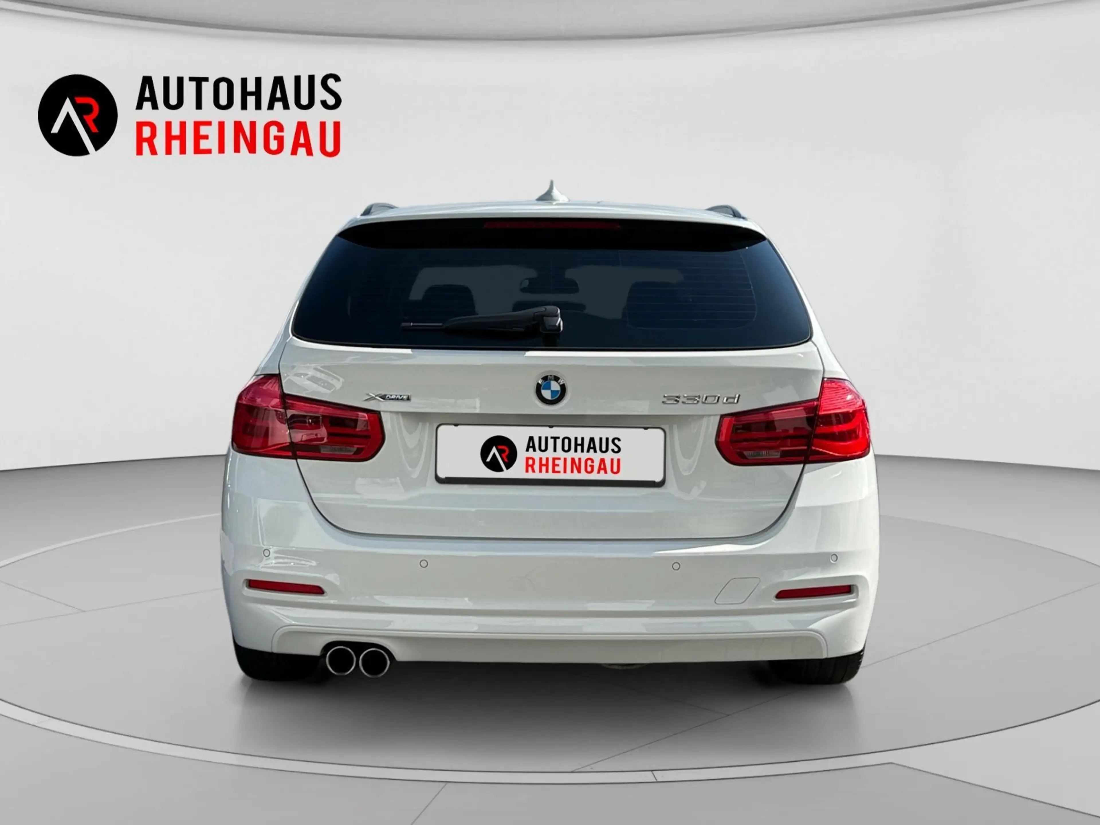 BMW 330 d xDrive Advantage AHK HEADUP PANO — photo 5