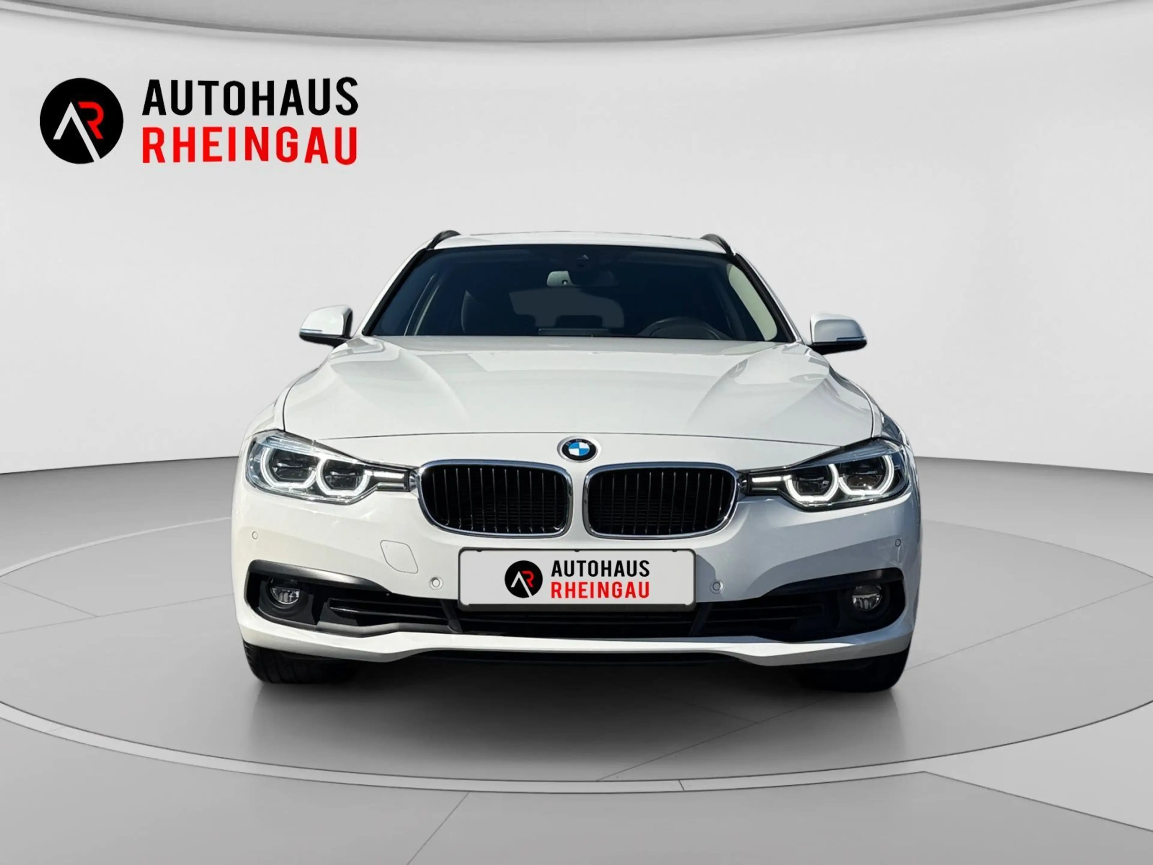 BMW 330 d xDrive Advantage AHK HEADUP PANO — photo 2