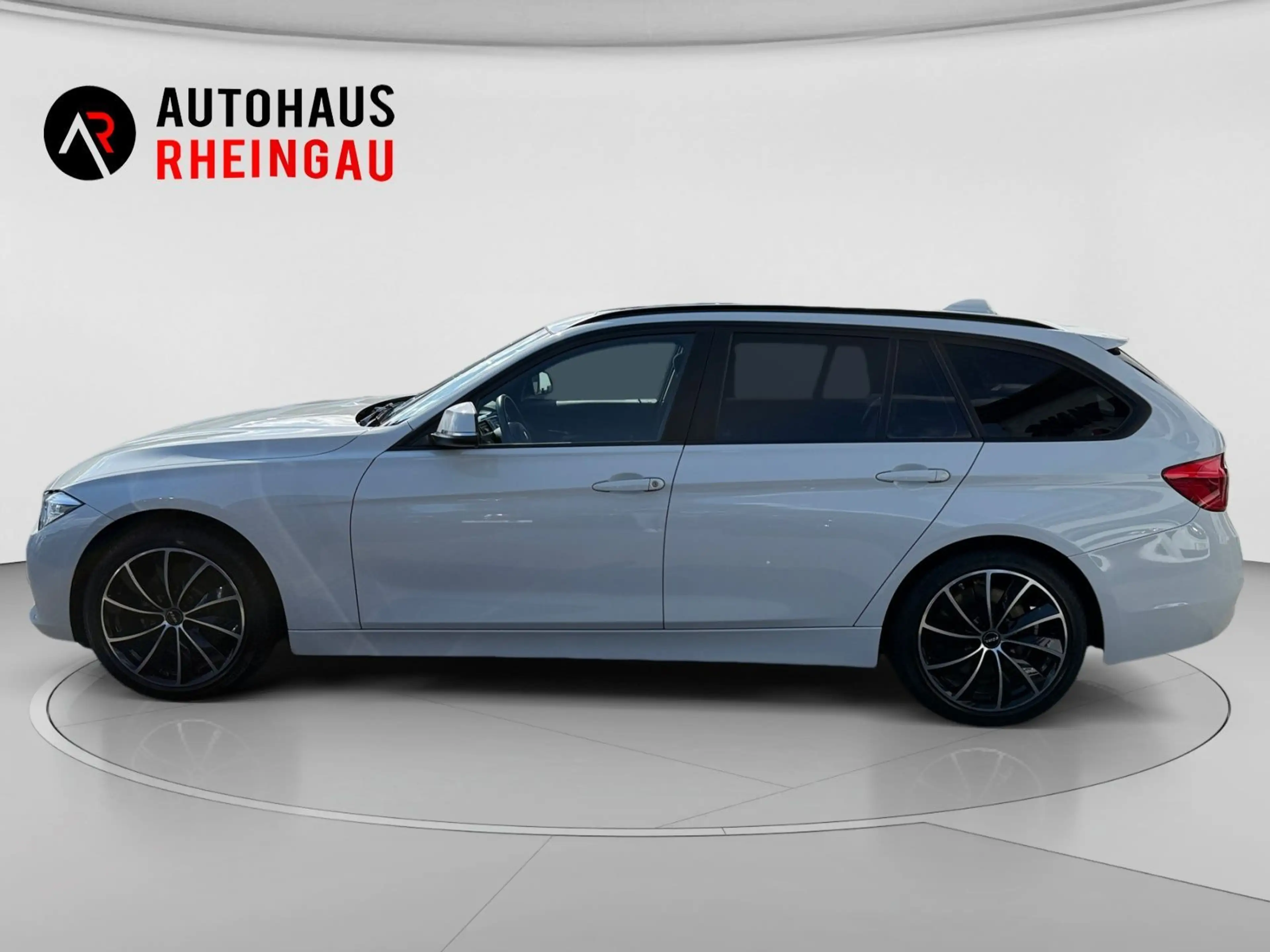 BMW 330 d xDrive Advantage AHK HEADUP PANO — photo 8