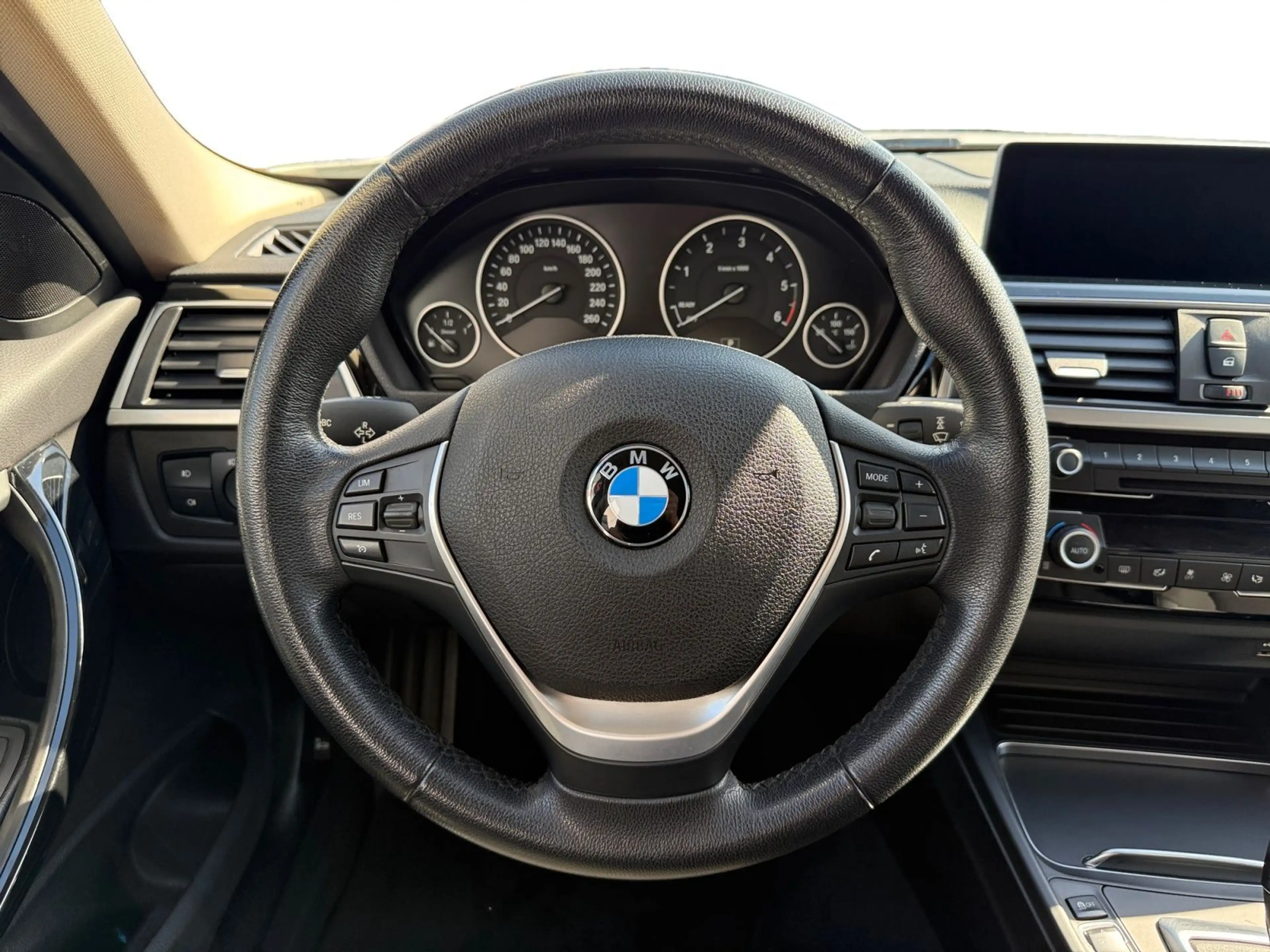 BMW 330 d xDrive Advantage AHK HEADUP PANO — photo 13