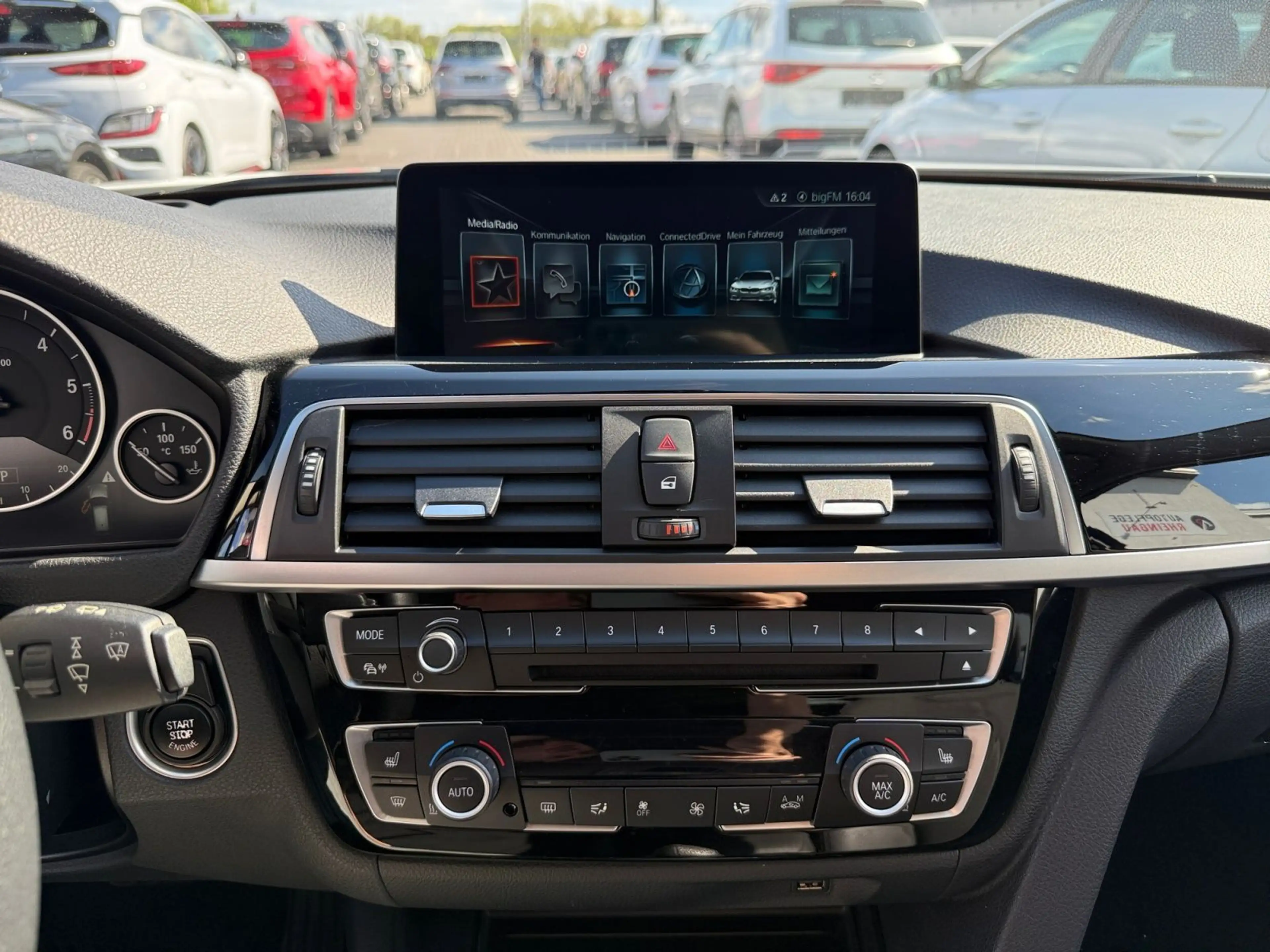 BMW 330 d xDrive Advantage AHK HEADUP PANO — photo 14
