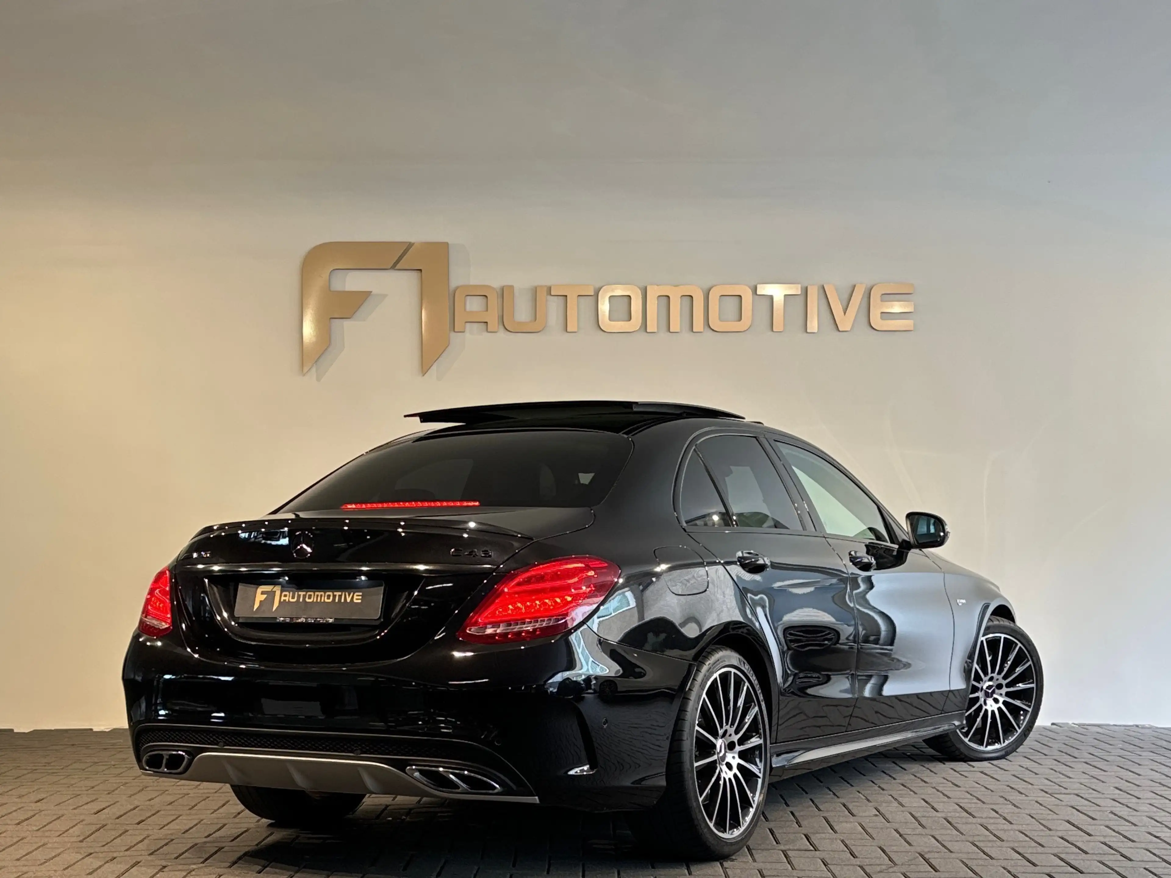 Mercedes-Benz C 43 AMG 4MATIC Pano|Sportuitlaat|Night — photo 3