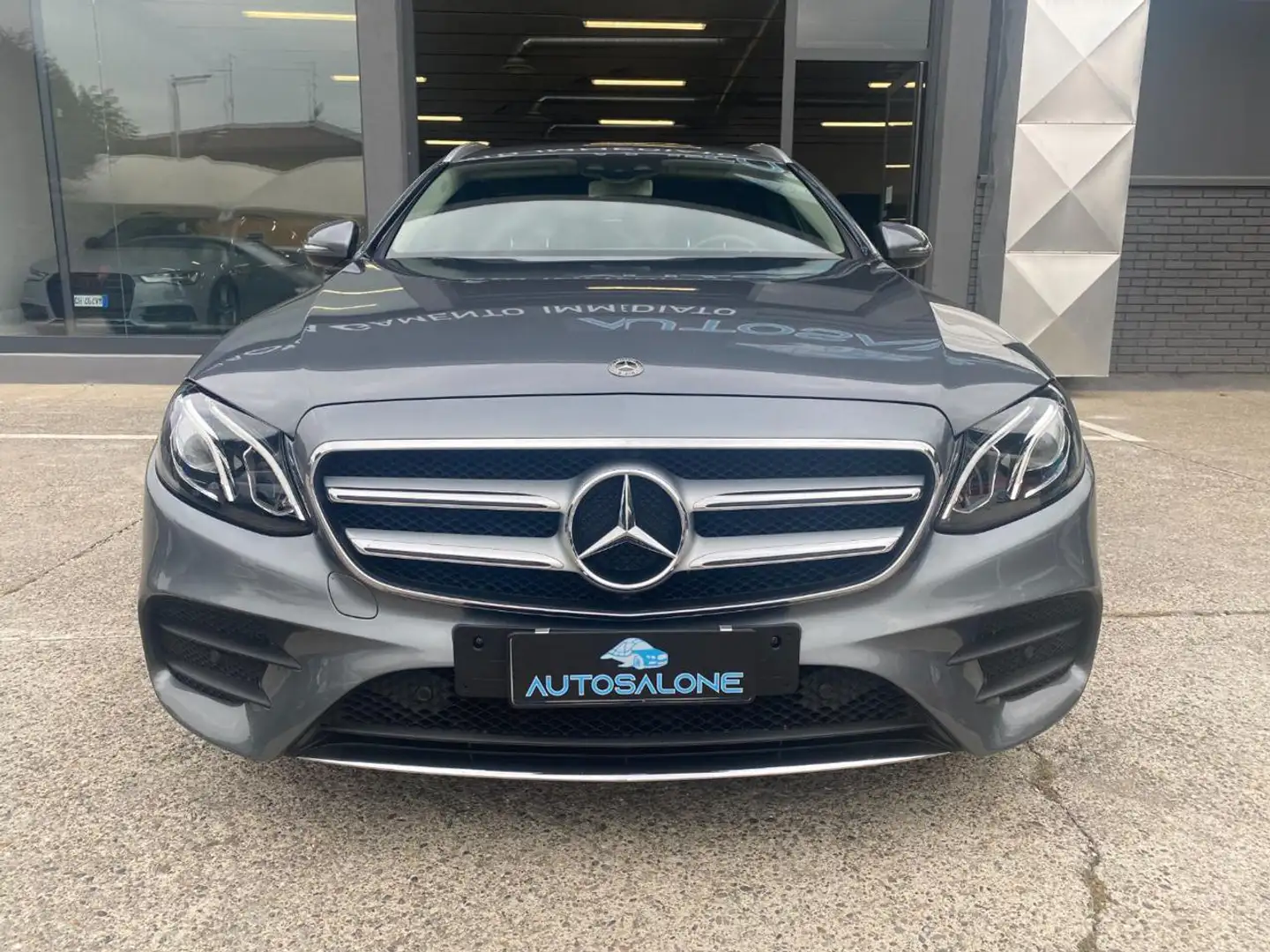 Mercedes-Benz E 350 d S.W. 4Matic Auto Premium Plus Grau - 2