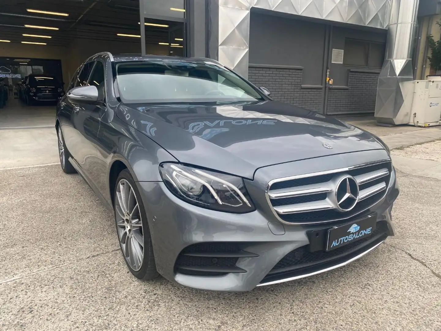 Mercedes-Benz E 350 d S.W. 4Matic Auto Premium Plus Grau - 1