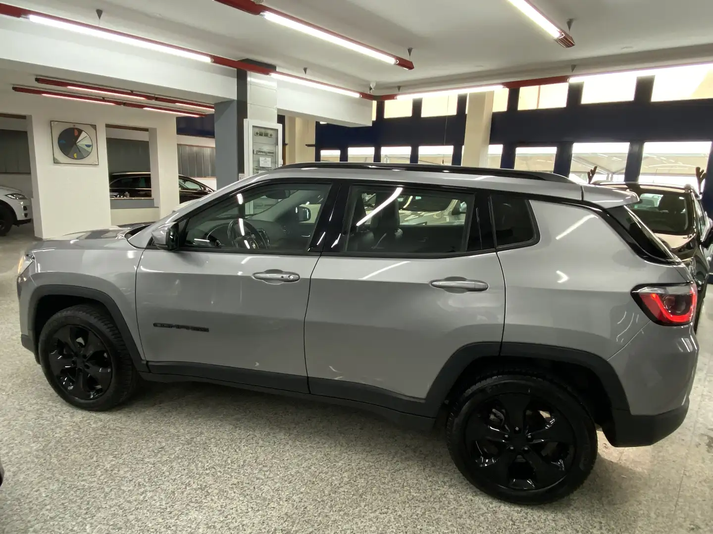 Jeep Compass 2.0 mjt Night Eagle 4wd 140cv auto my19 Grigio - 2