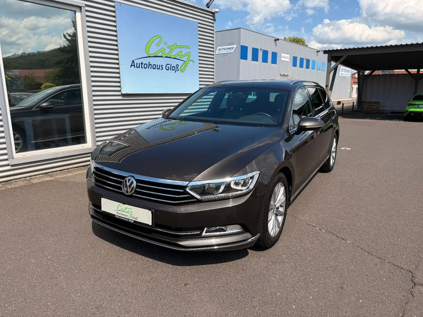 Volkswagen Passat Variant High/R-Line+AHK+LED+Massage+Navi Noir - 1