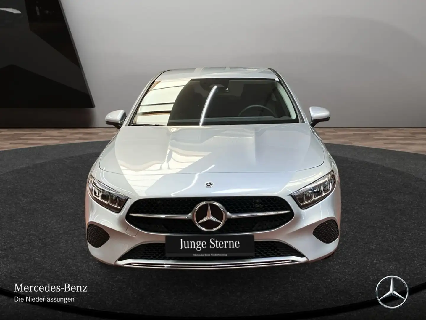 Mercedes-Benz A 180 PROGRESSIVE+360°+LED+TOTW+7G Silber - 2