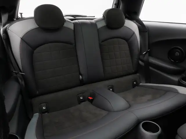 Mini Hatch view 25
