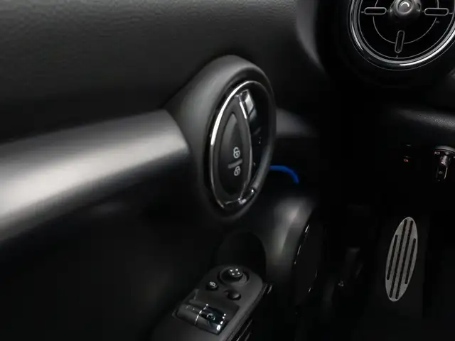 Mini Hatch view 30