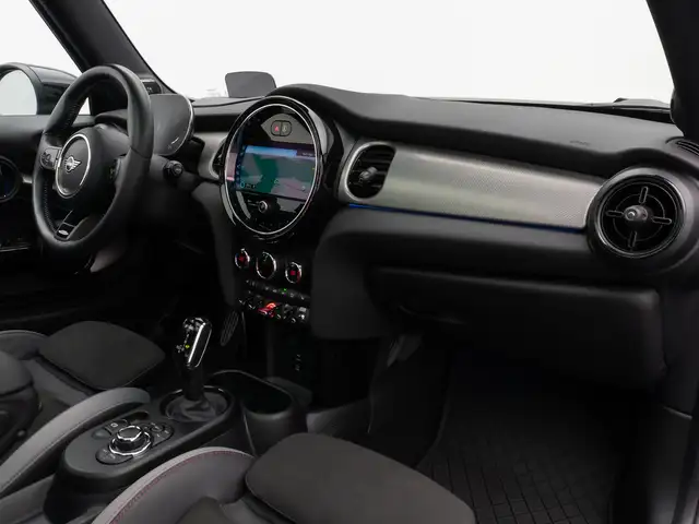 Mini Hatch view 23