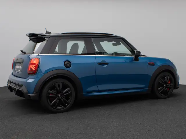 Mini Hatch view 6