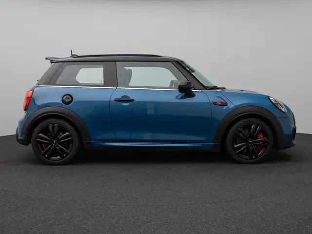 Mini Hatch view 5