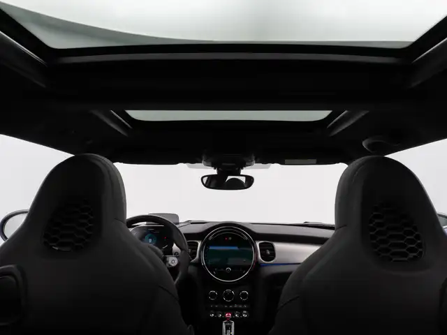 Mini Hatch view 26