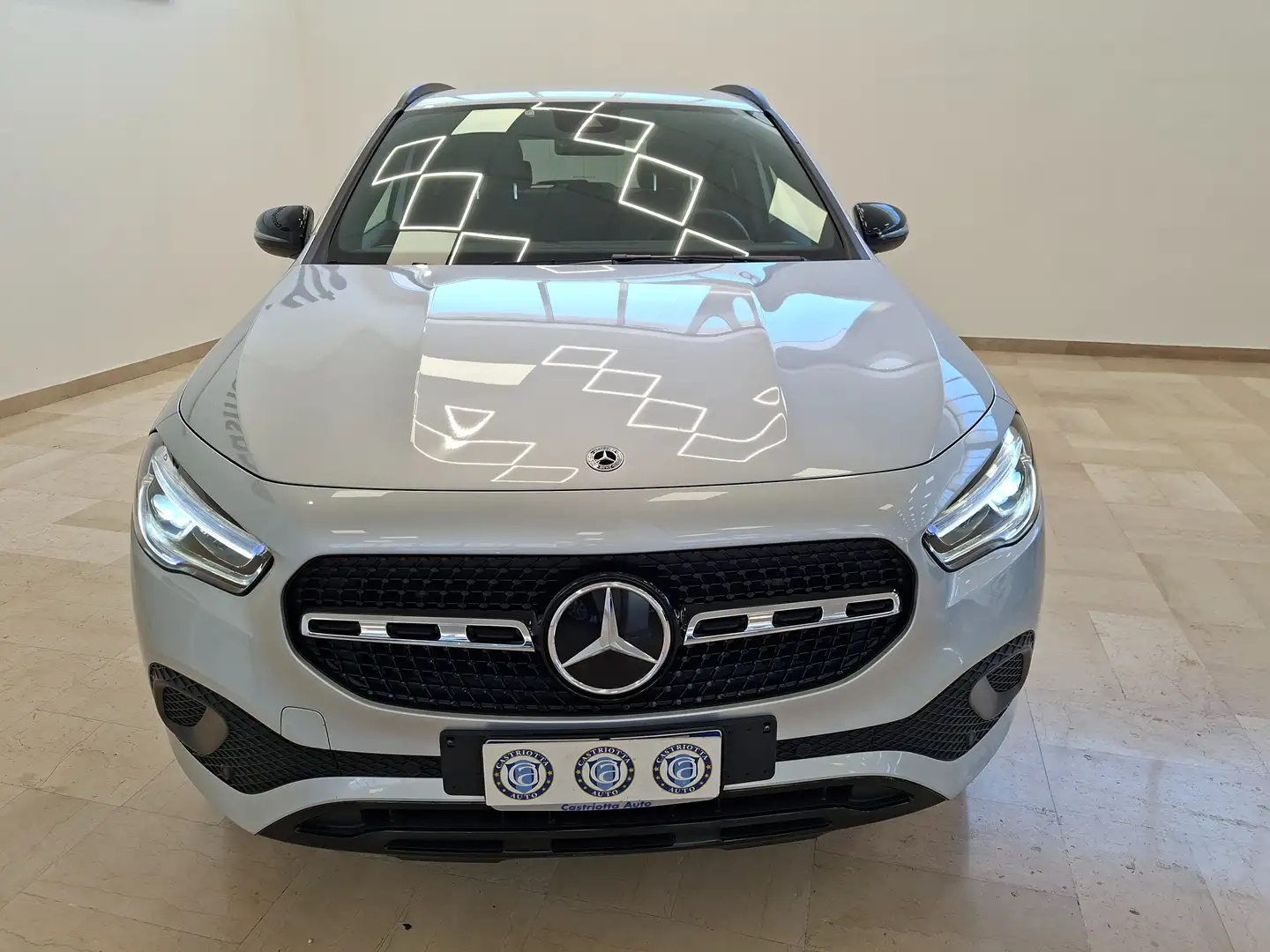 Mercedes-Benz GLA 200 d Sport auto con KM  92.030 Argento - 2