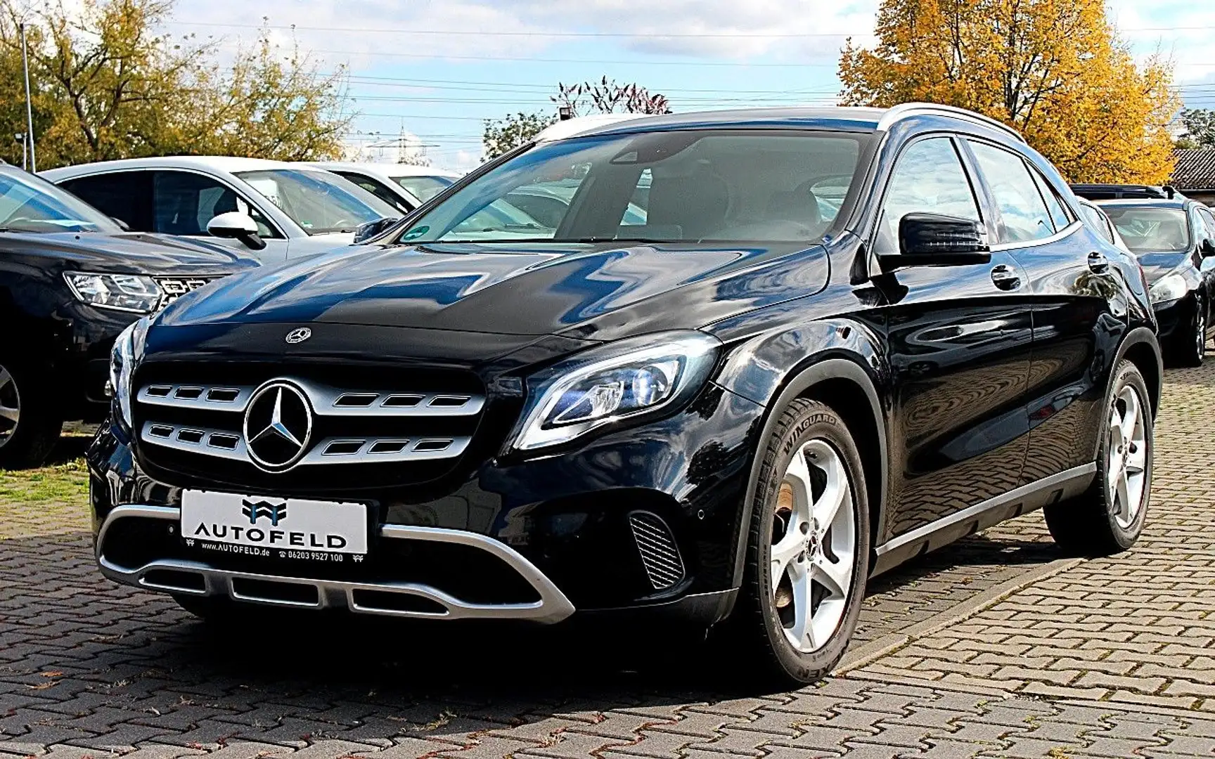 Mercedes-Benz GLA 200 Urban/SHEFT/LED/NAVI/TEILLEDER/BT Schwarz - 1