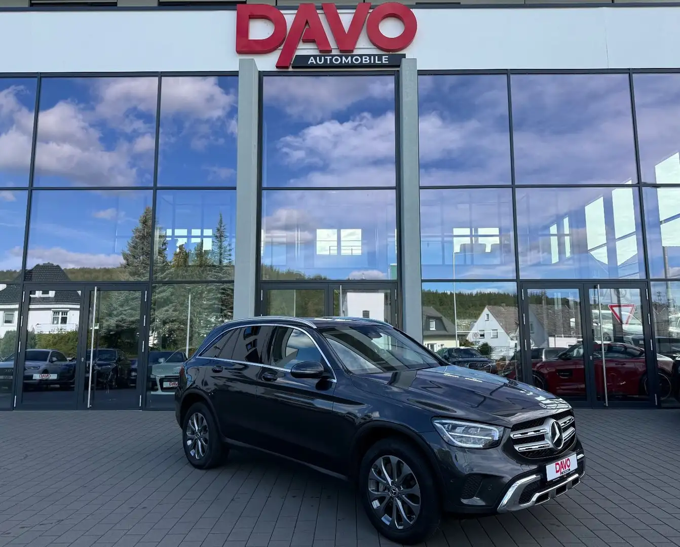 Mercedes-Benz GLC 300 de 4Matic AMG line/Panorama/Burmester Grijs - 2