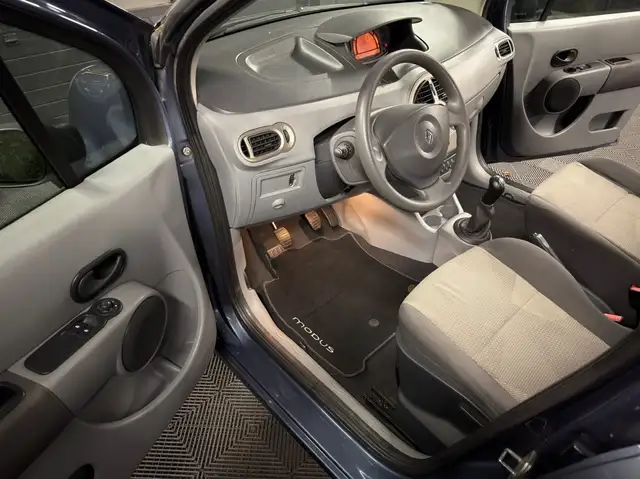 Renault Modus view 9