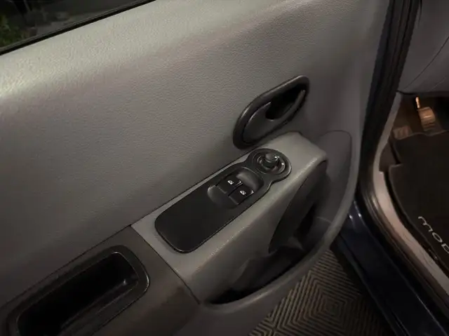 Renault Modus view 10