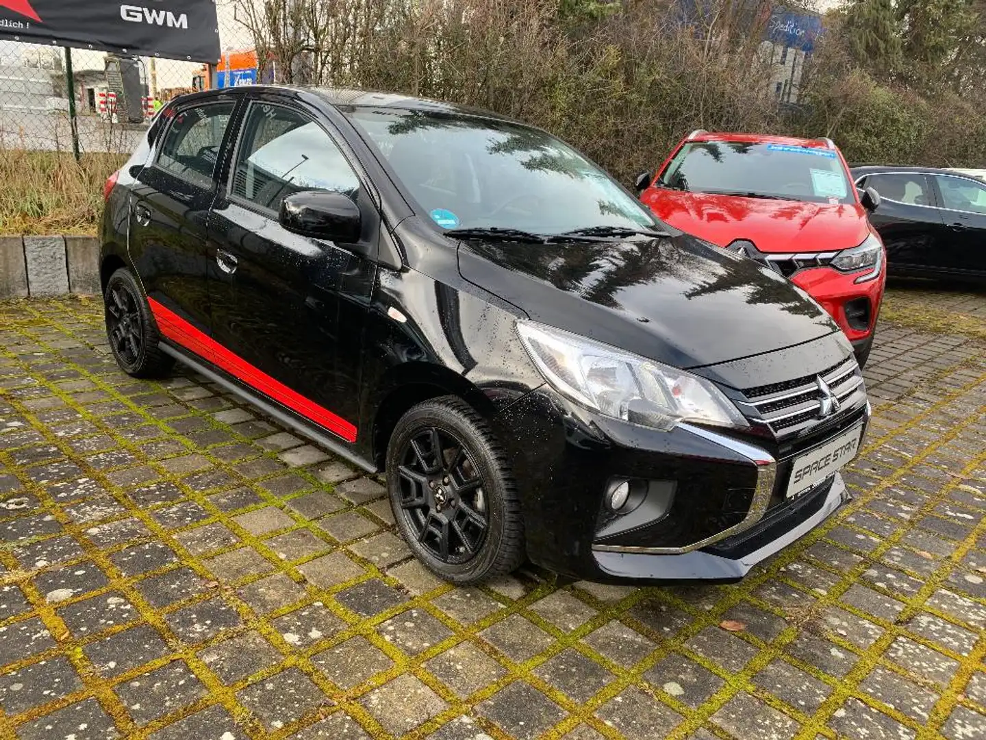 Mitsubishi Space Star Select 1.2 MIVEC 5-Gang Schwarz - 1